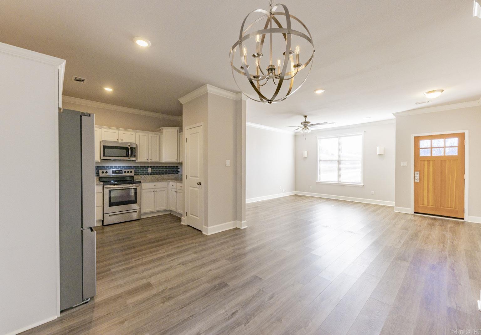 WESTERN WOODS - Residential