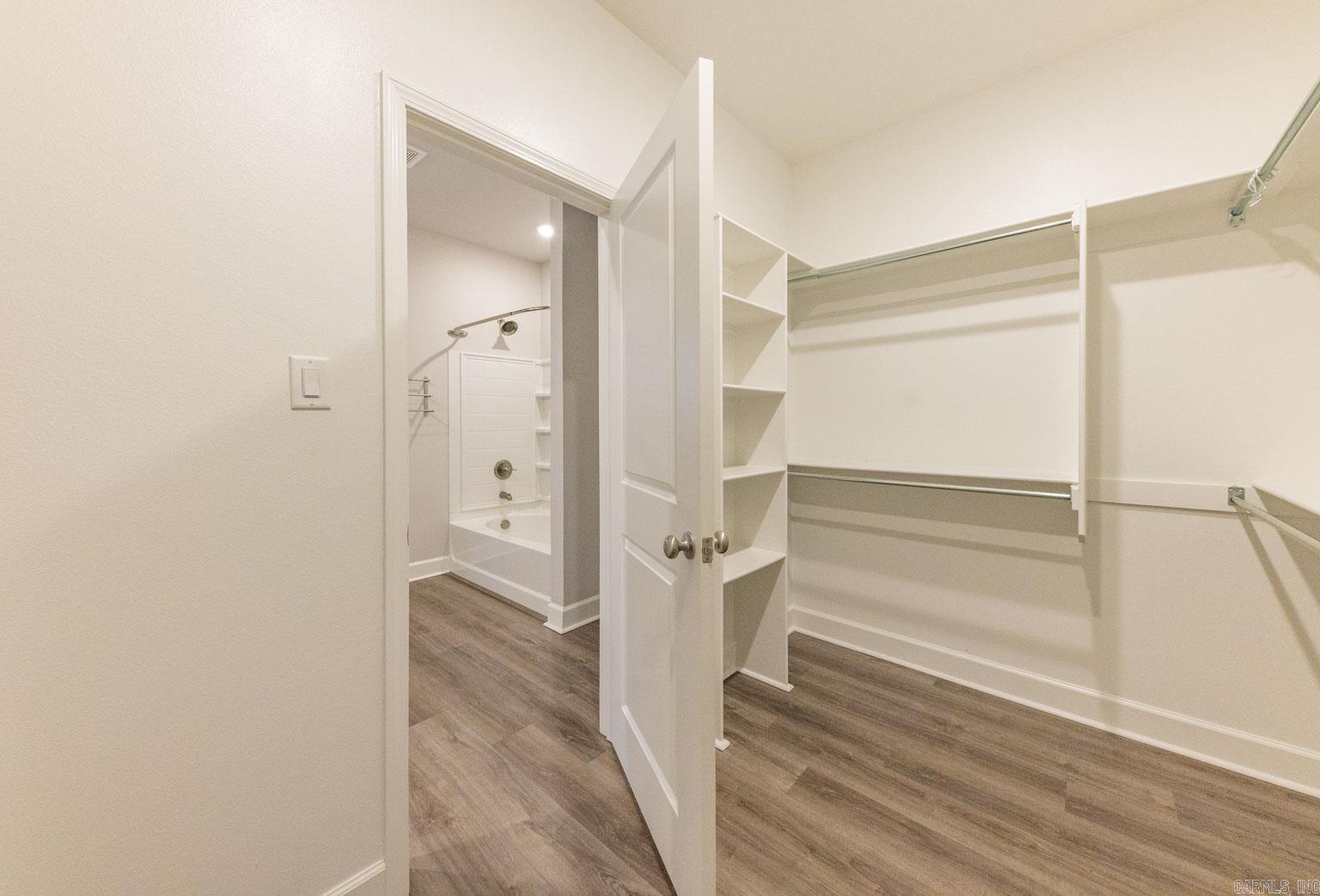 WESTERN WOODS - Residential