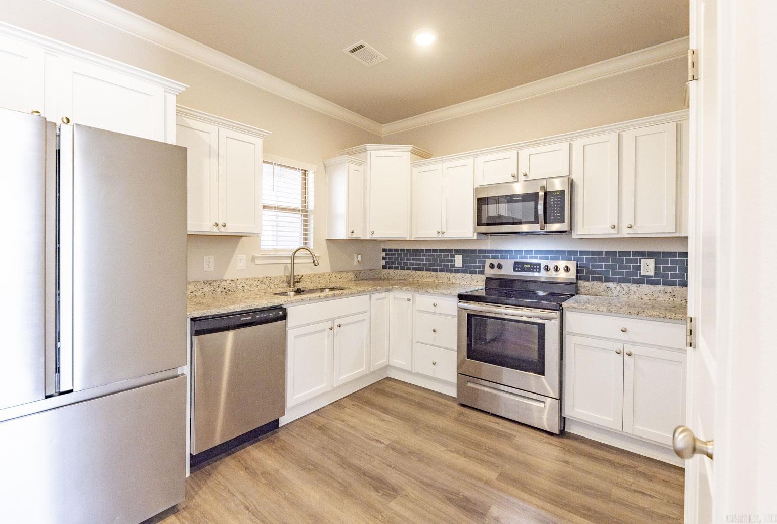 WESTERN WOODS - Residential