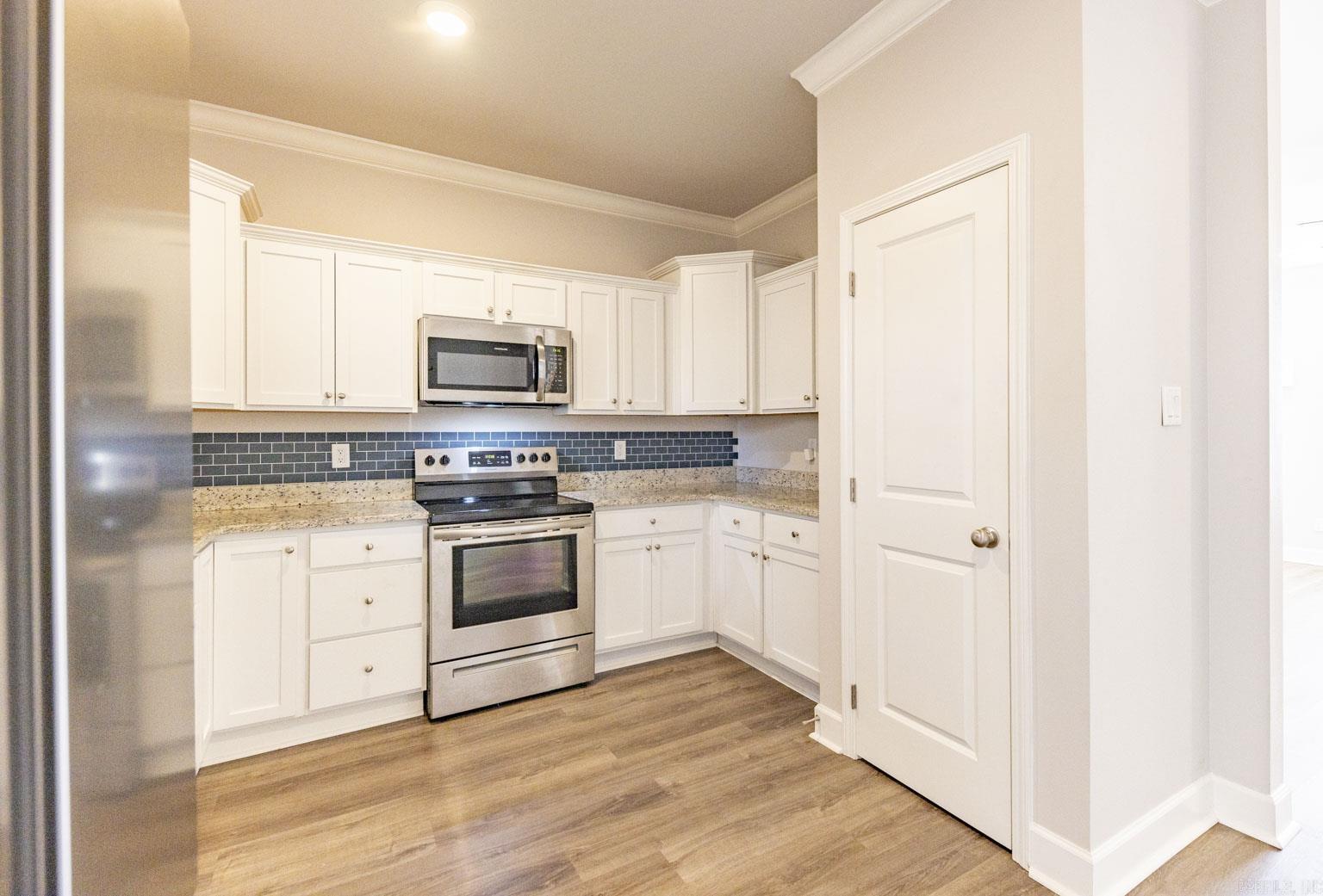 WESTERN WOODS - Residential