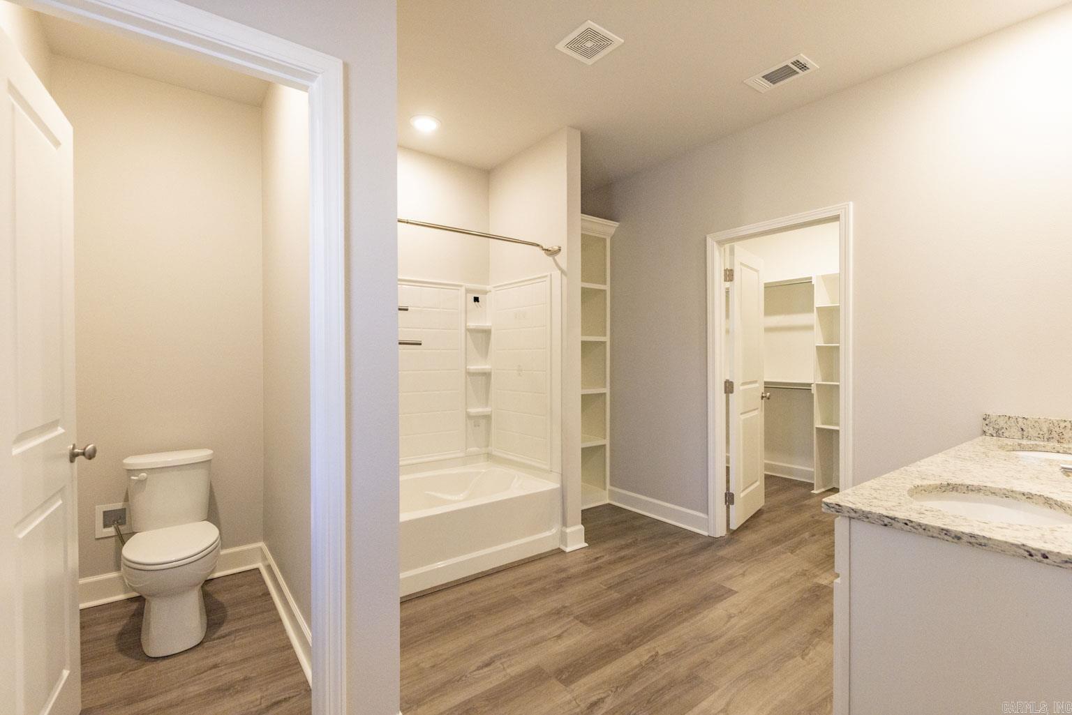 WESTERN WOODS - Residential