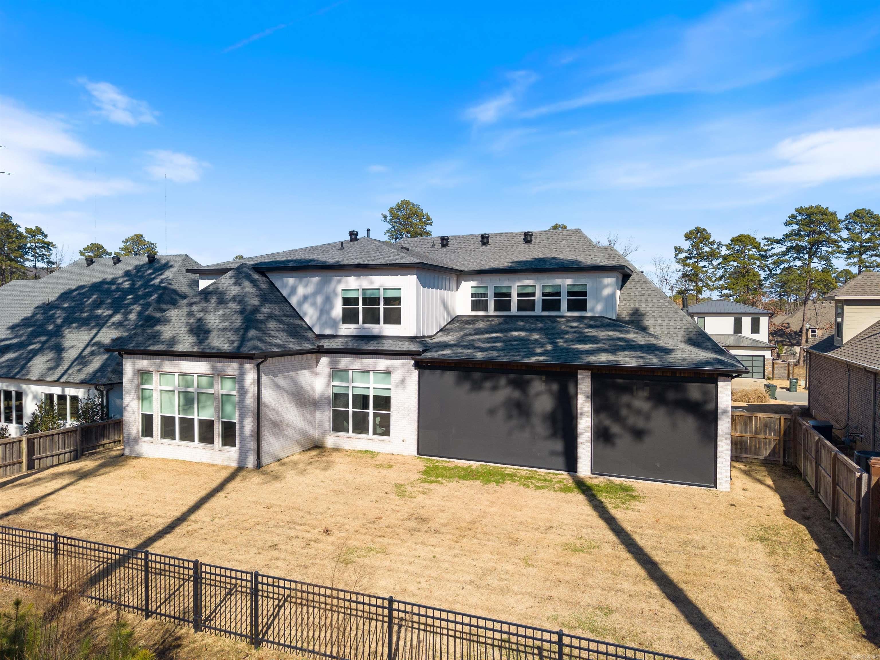 CHENAL VALLEY "ENSBURY PLACE" - Residential