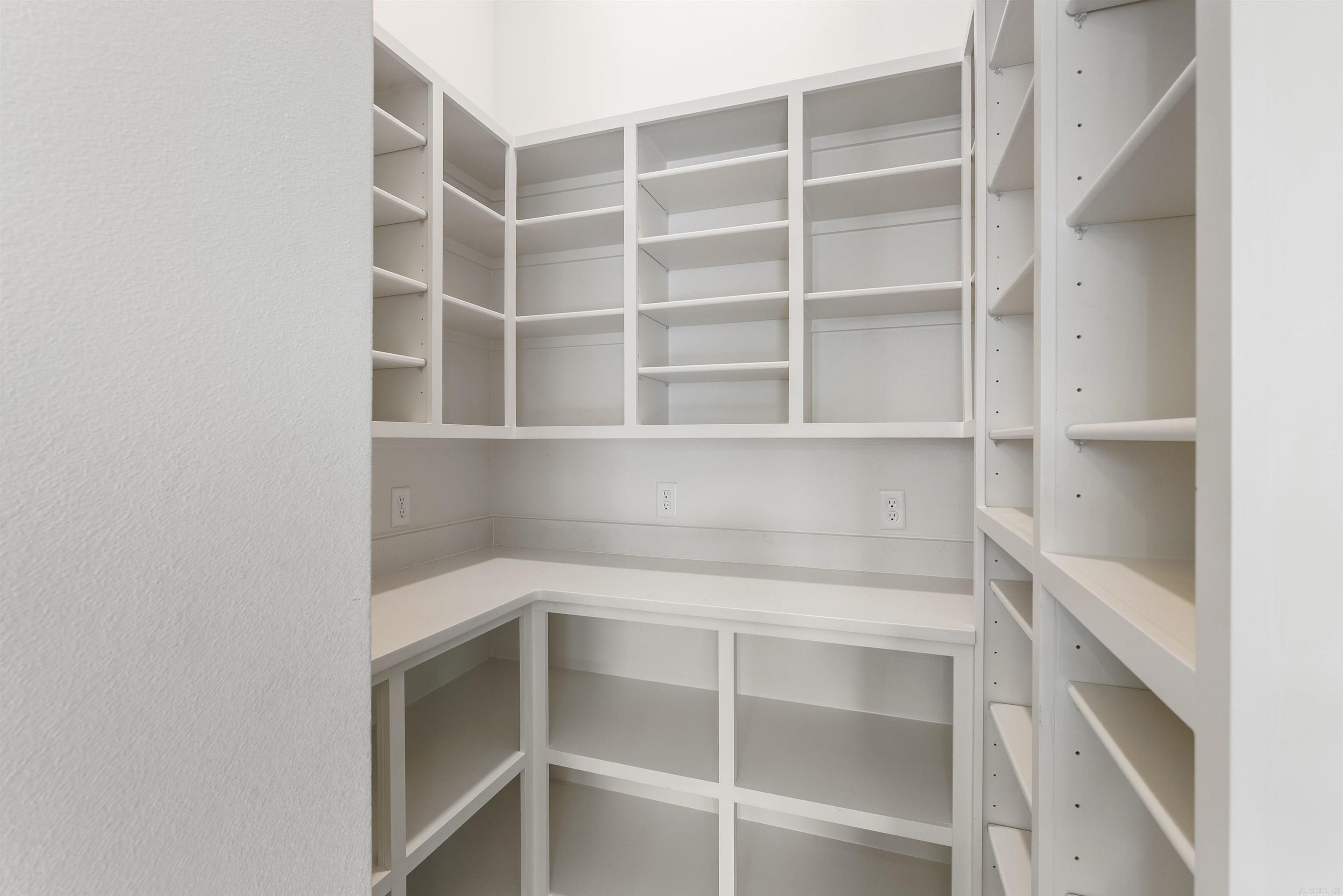 CHENAL VALLEY "ENSBURY PLACE" - Residential