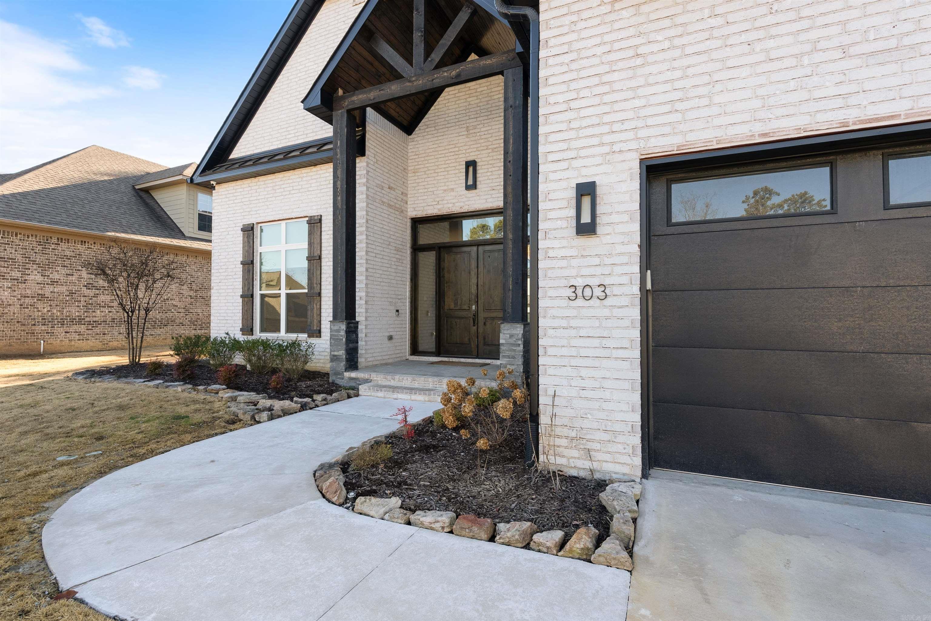 CHENAL VALLEY "ENSBURY PLACE" - Residential