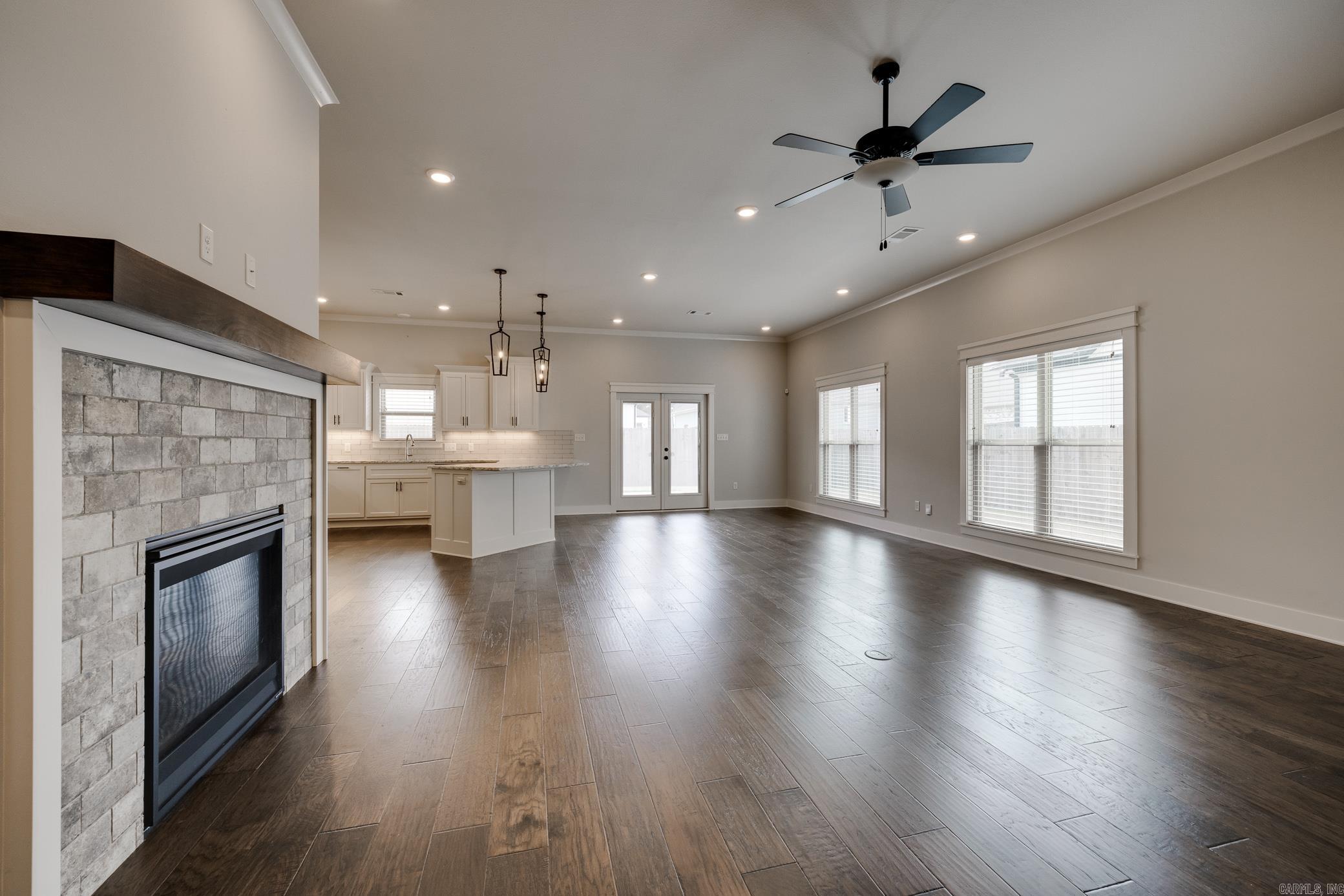 ROBYNMAR - Residential