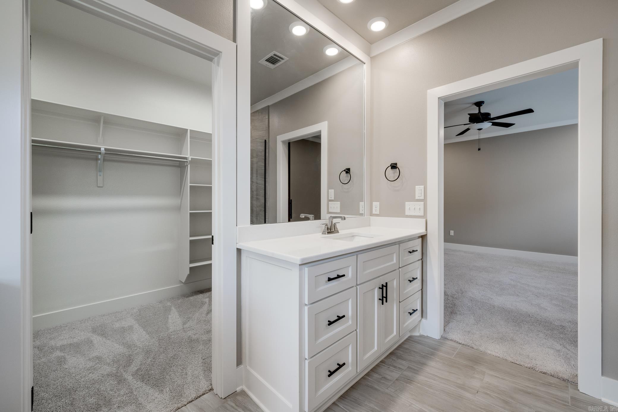 ROBYNMAR - Residential