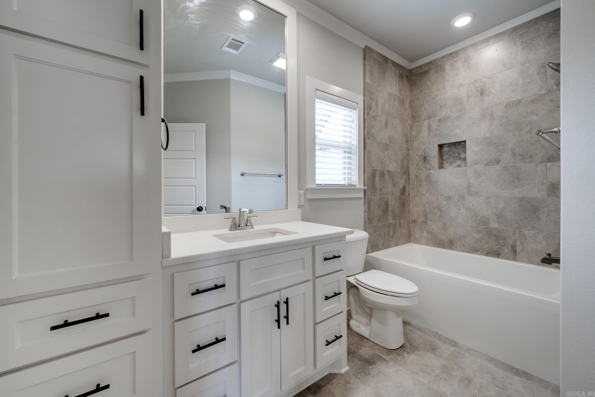 ROBYNMAR - Residential