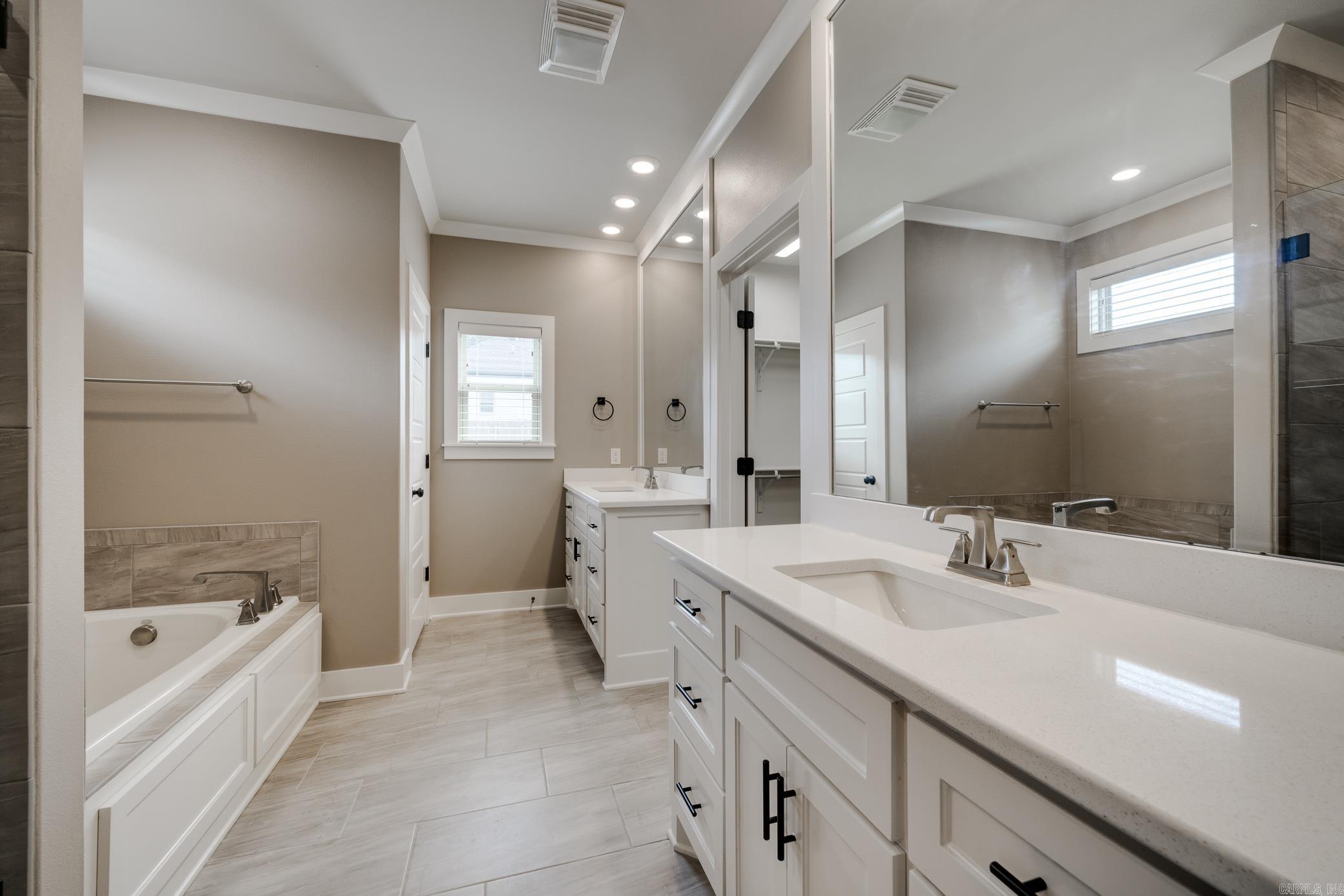 ROBYNMAR - Residential