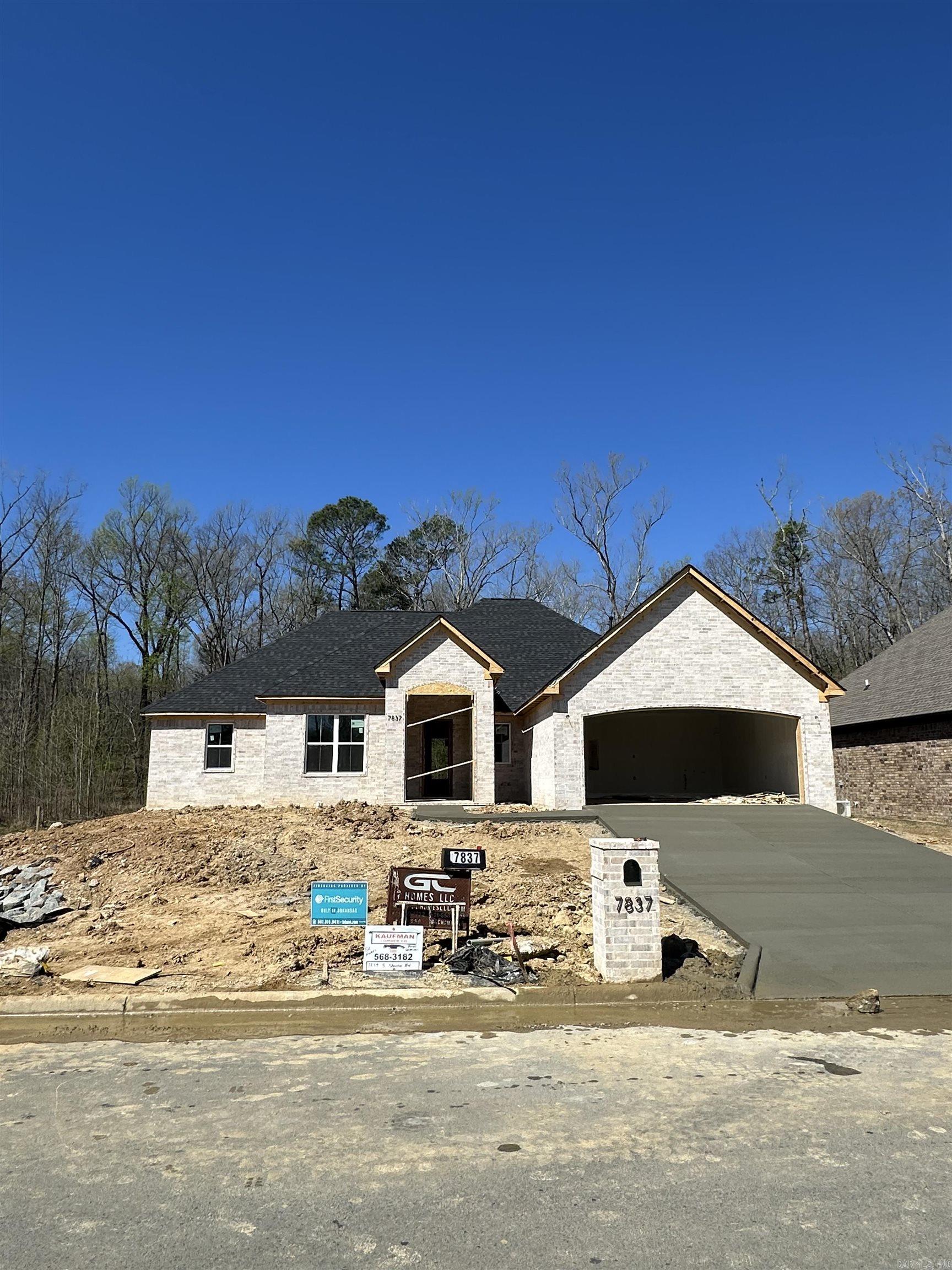 NORTH SHORE @ HURRICANE LAKE EST - Residential