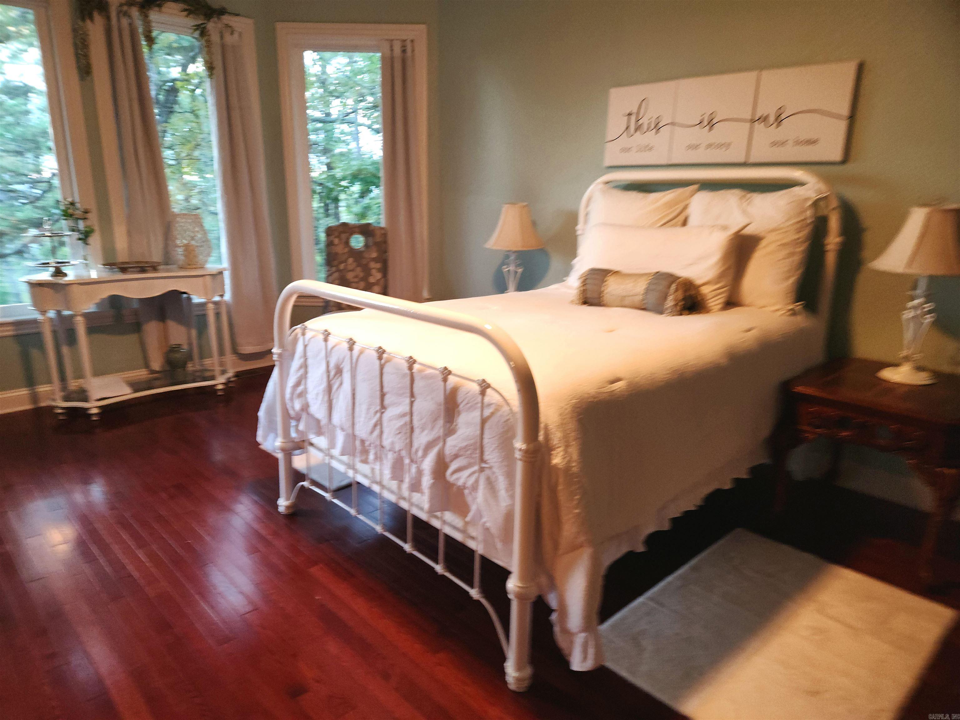 EL PELO - Residential