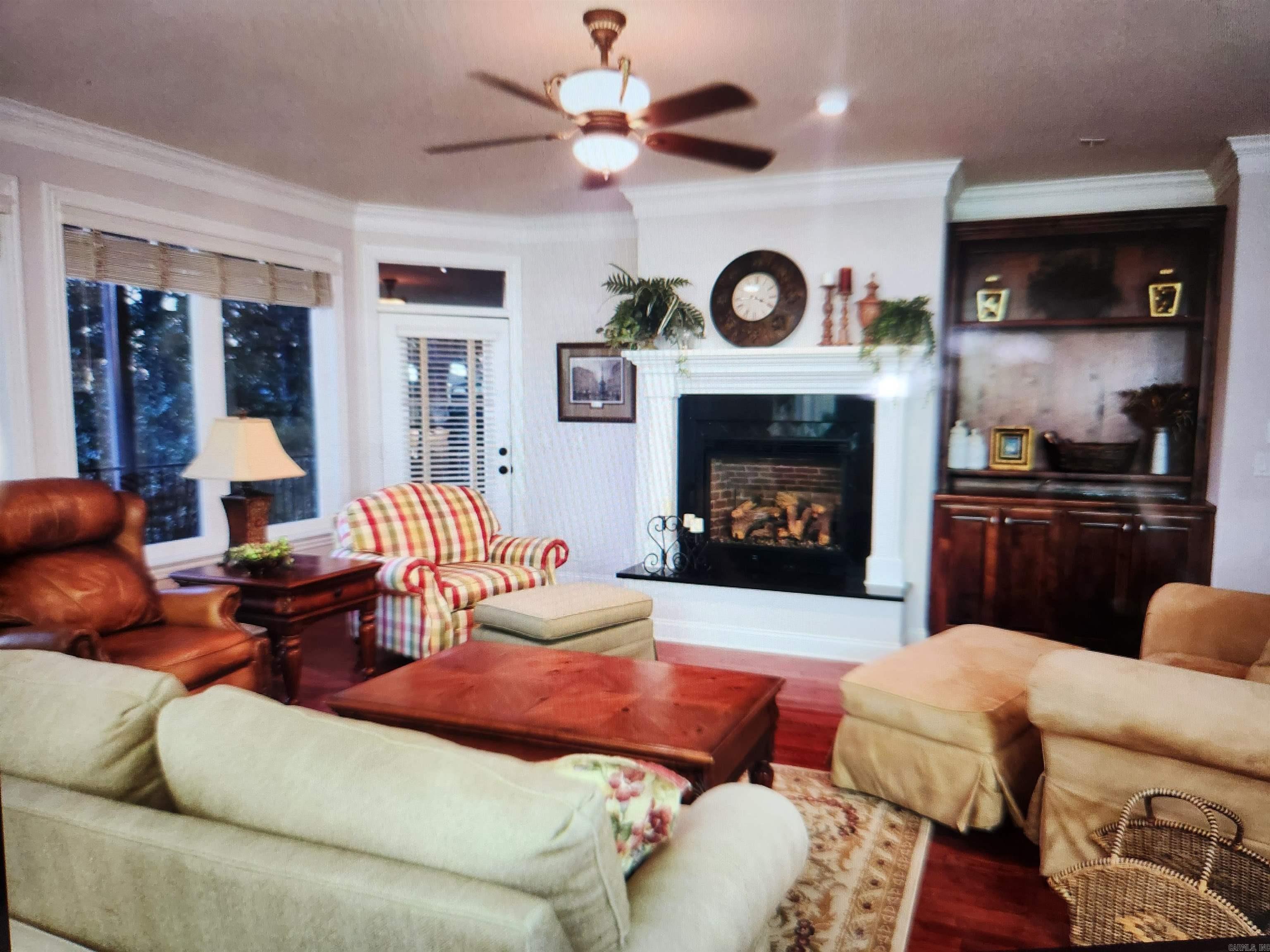 EL PELO - Residential