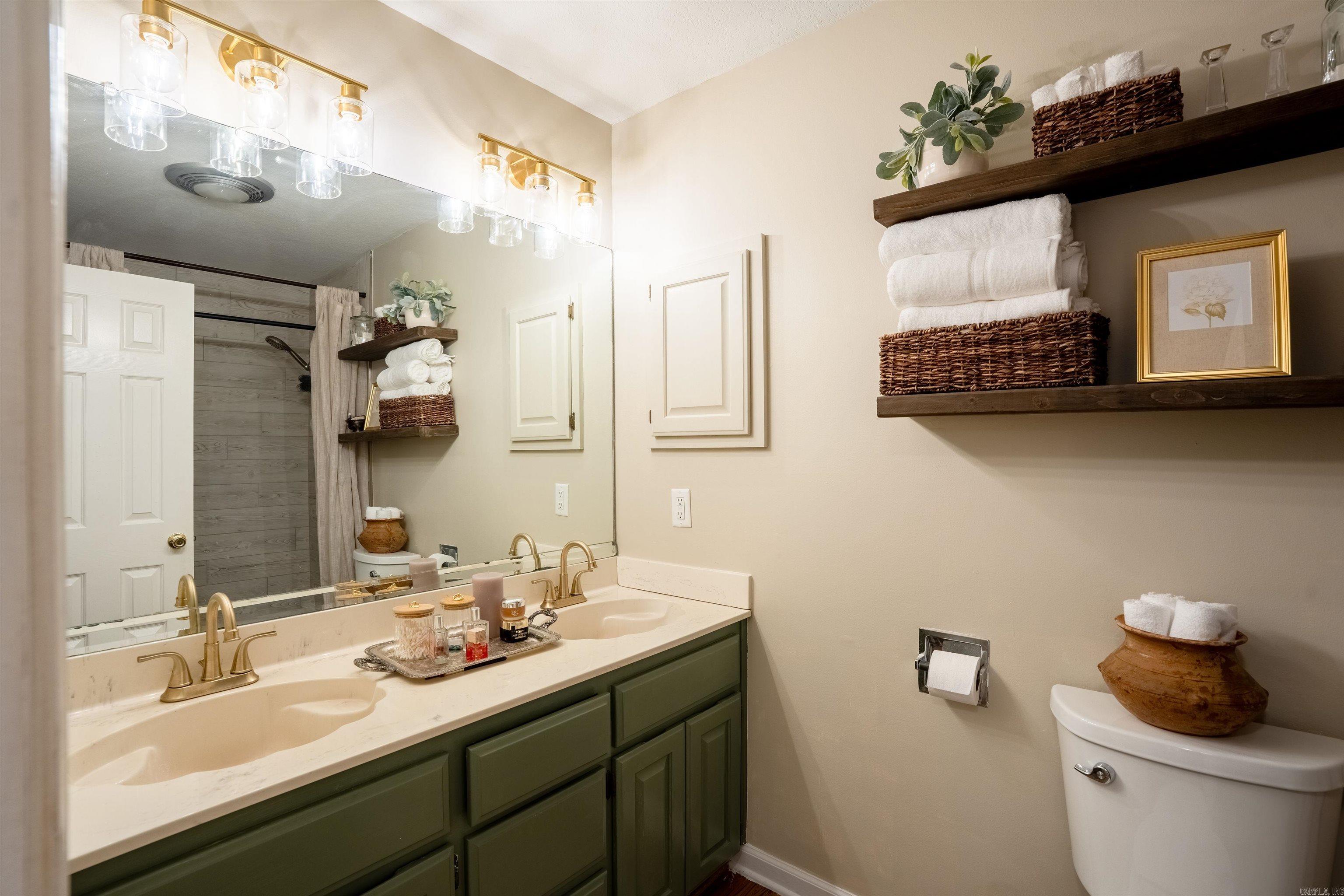 CRESTWOOD - Residential