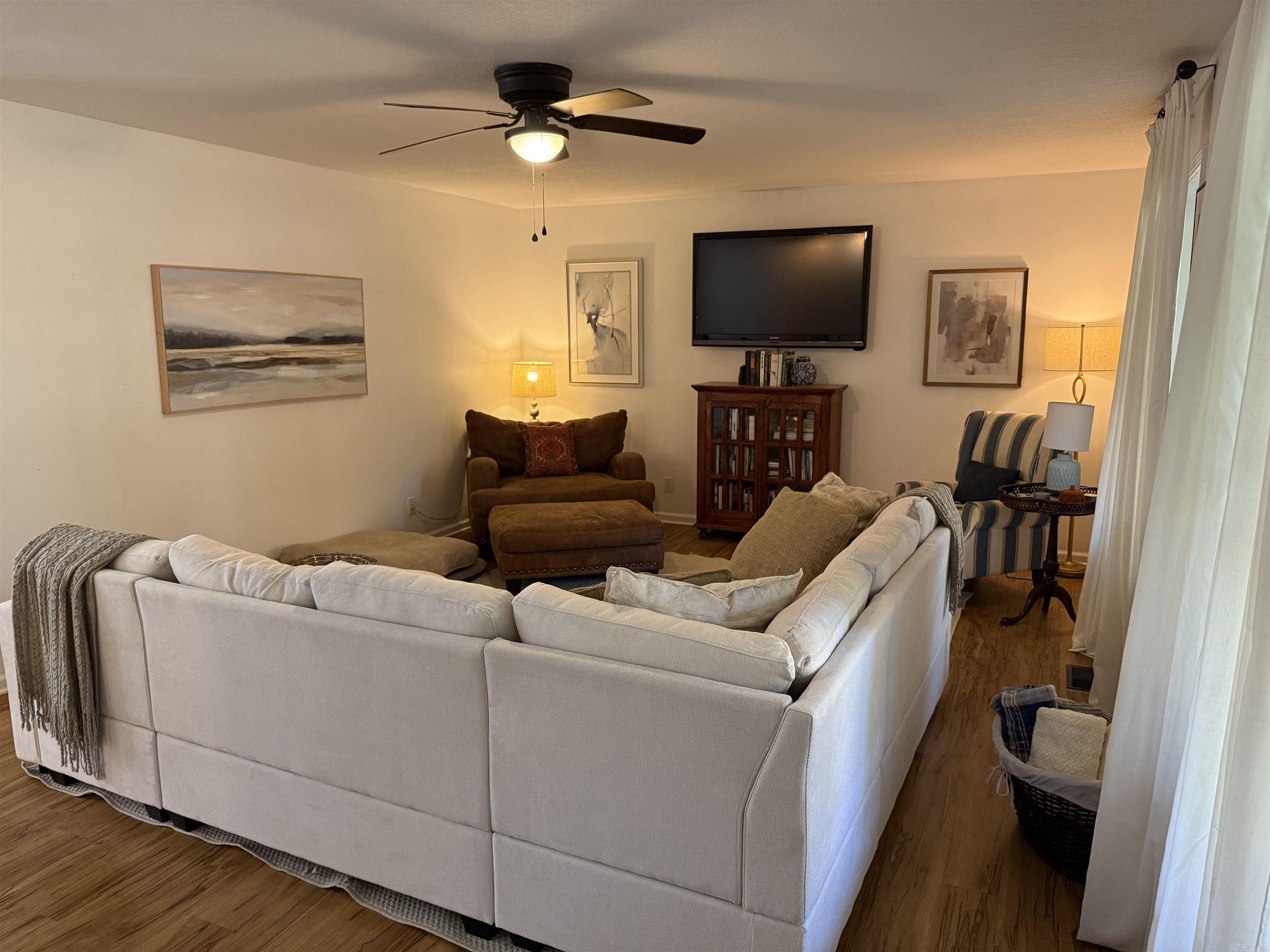 CRESTWOOD - Residential