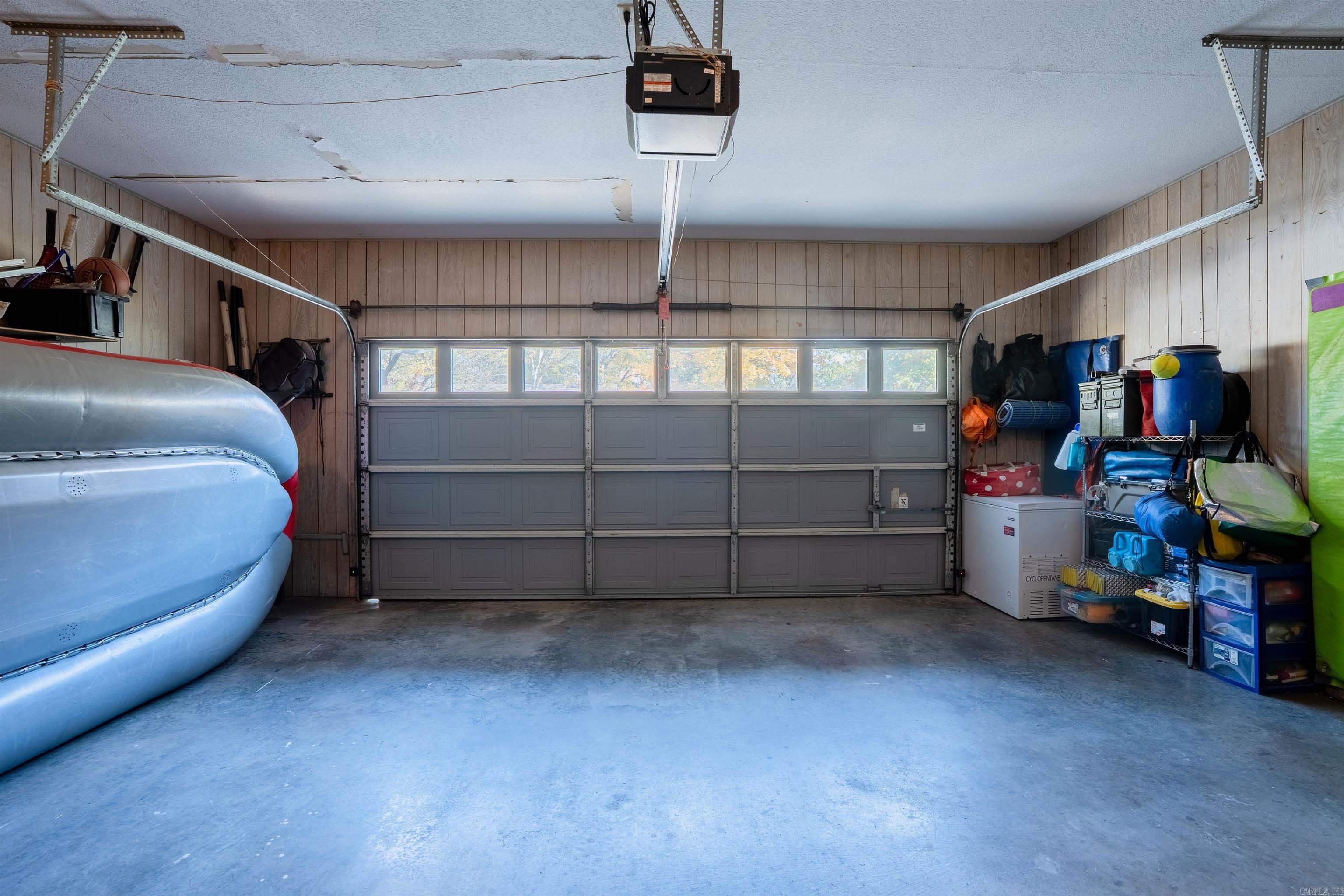 CRESTWOOD - Residential