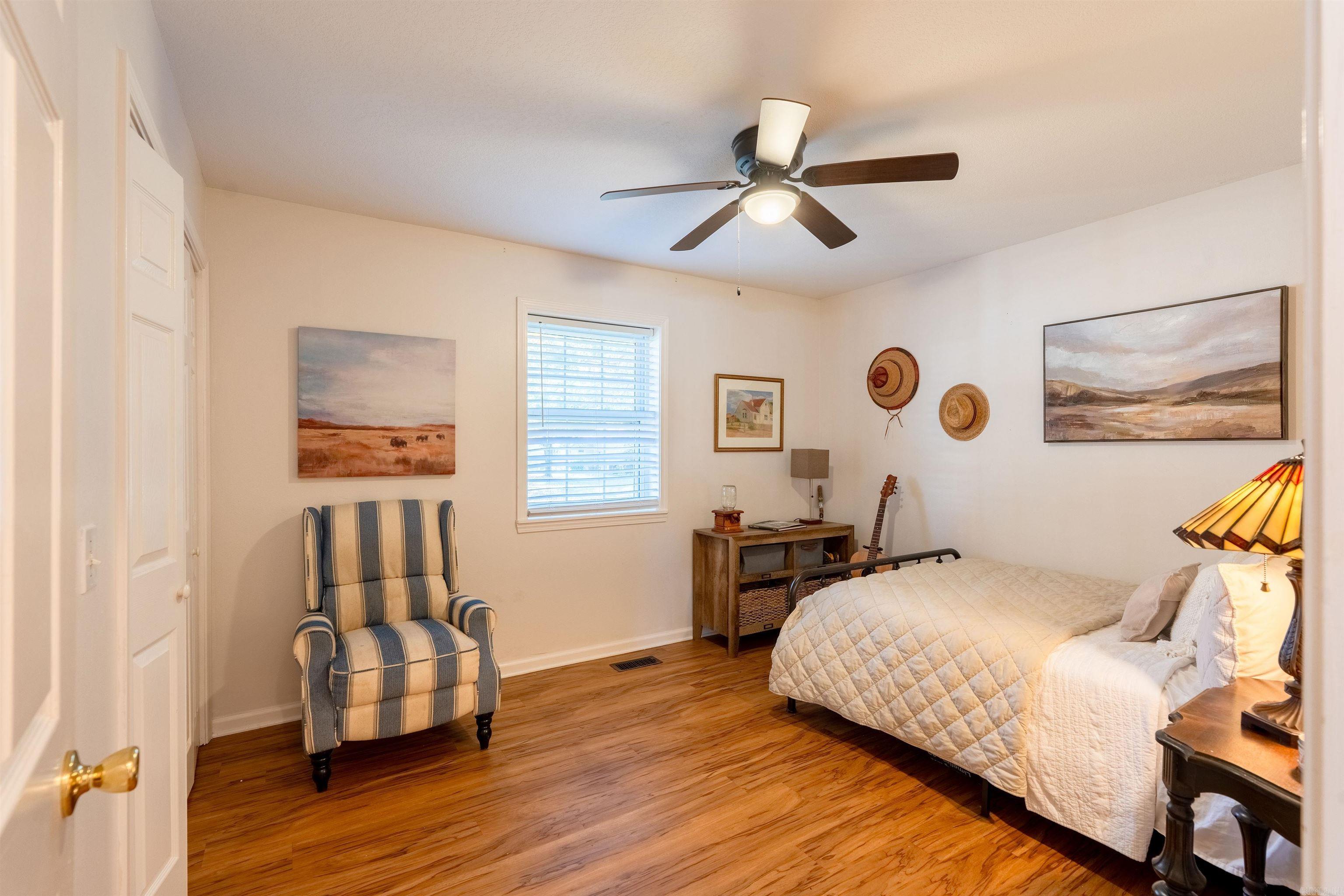 CRESTWOOD - Residential