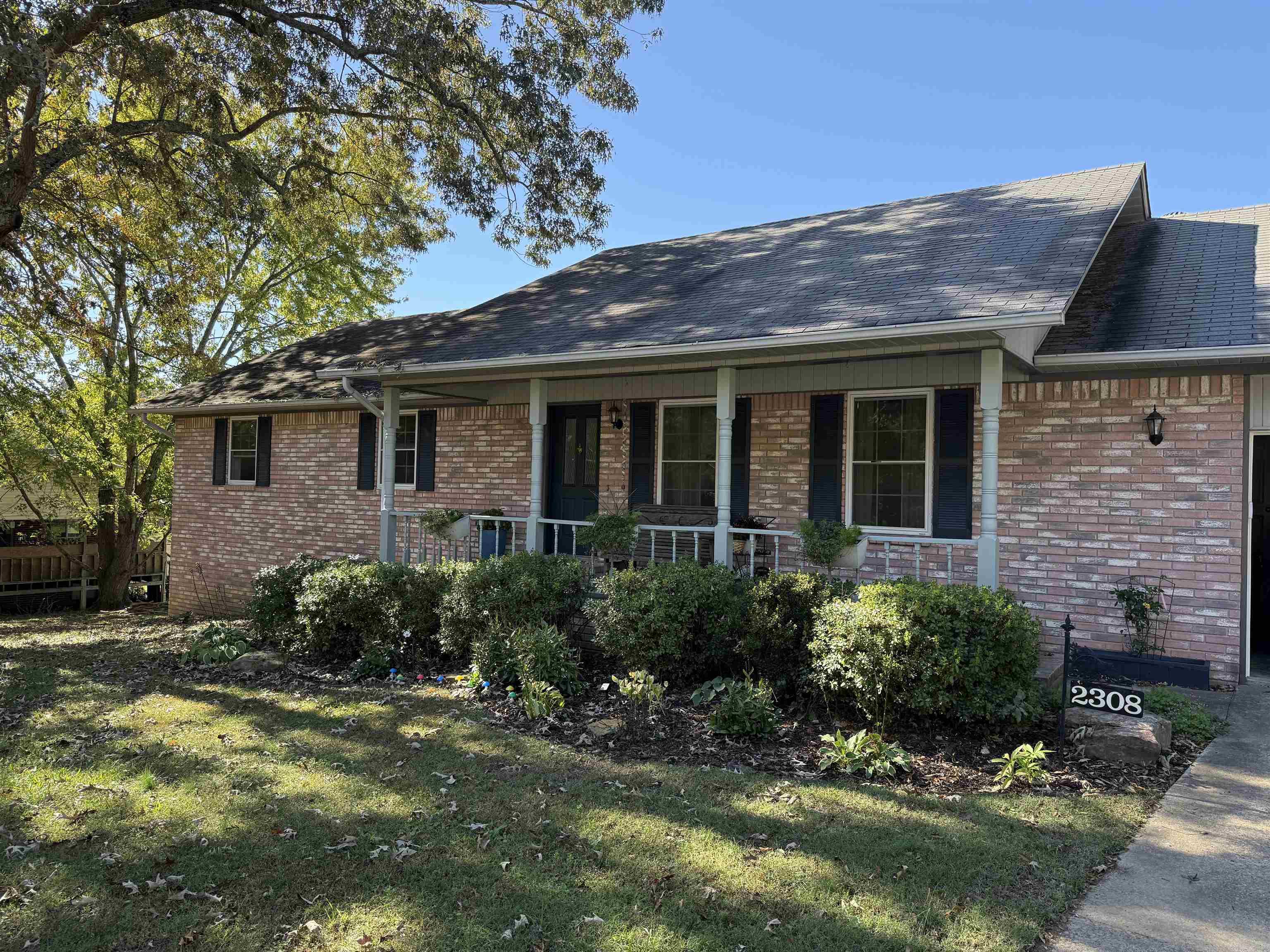 CRESTWOOD - Residential