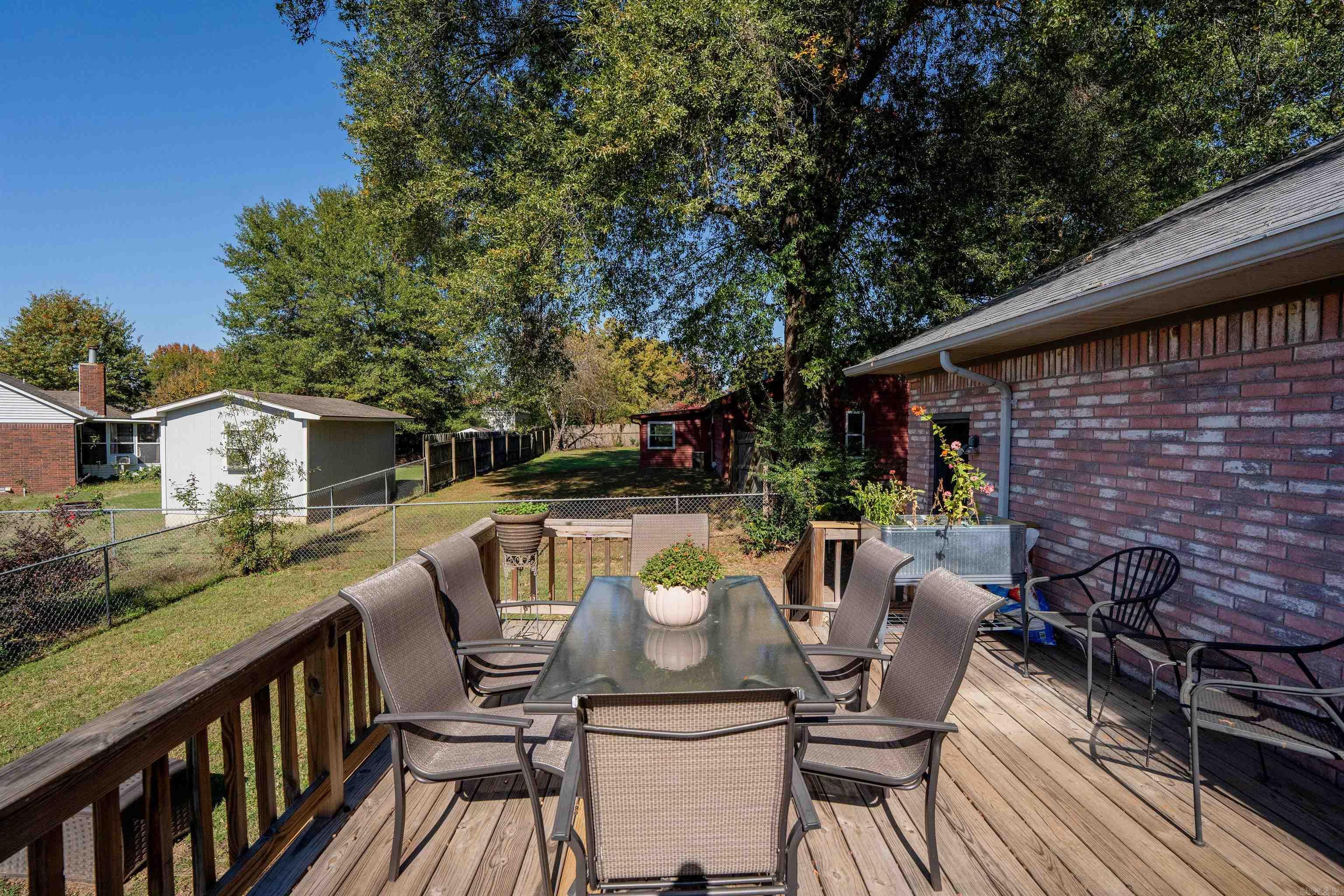 CRESTWOOD - Residential