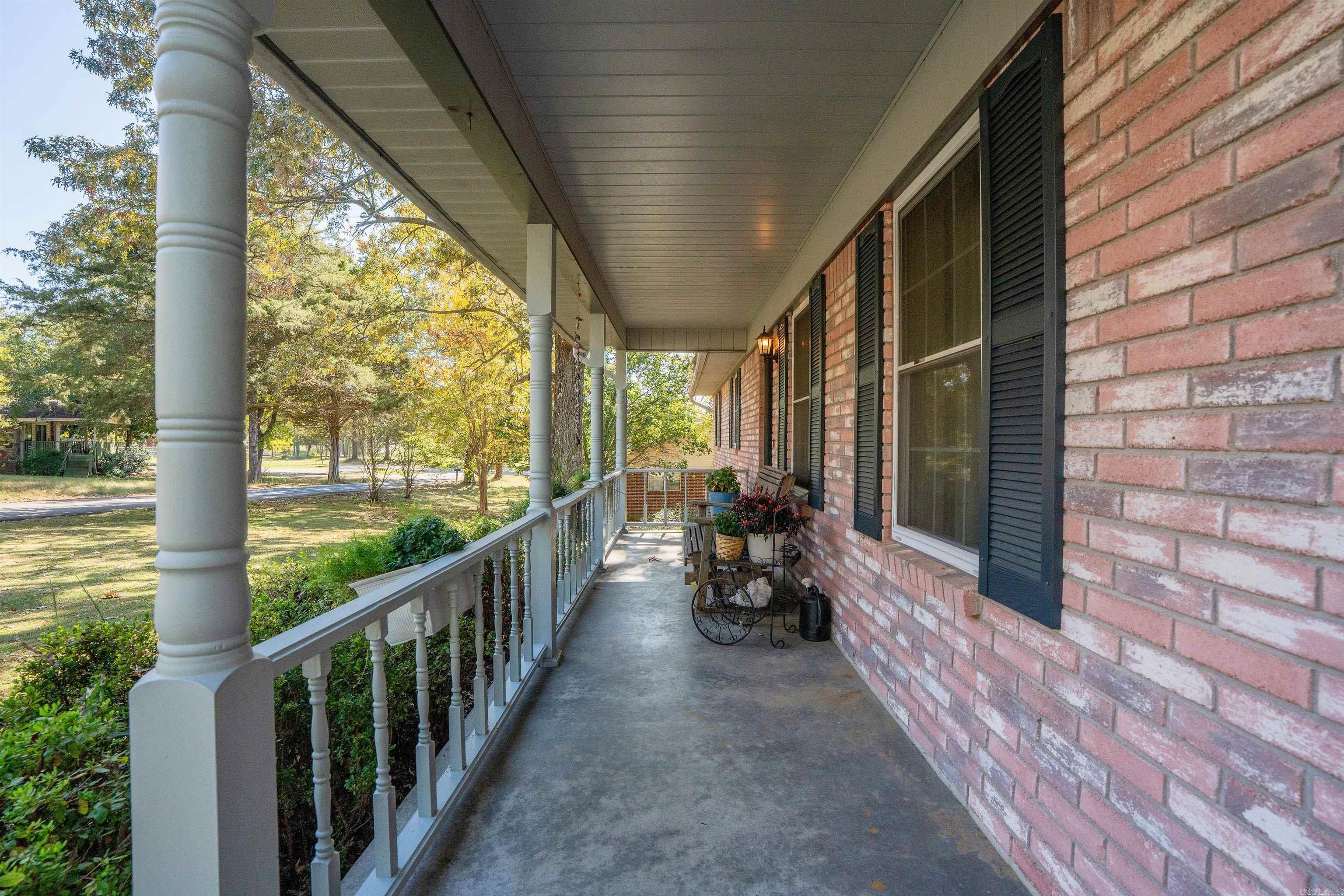 CRESTWOOD - Residential