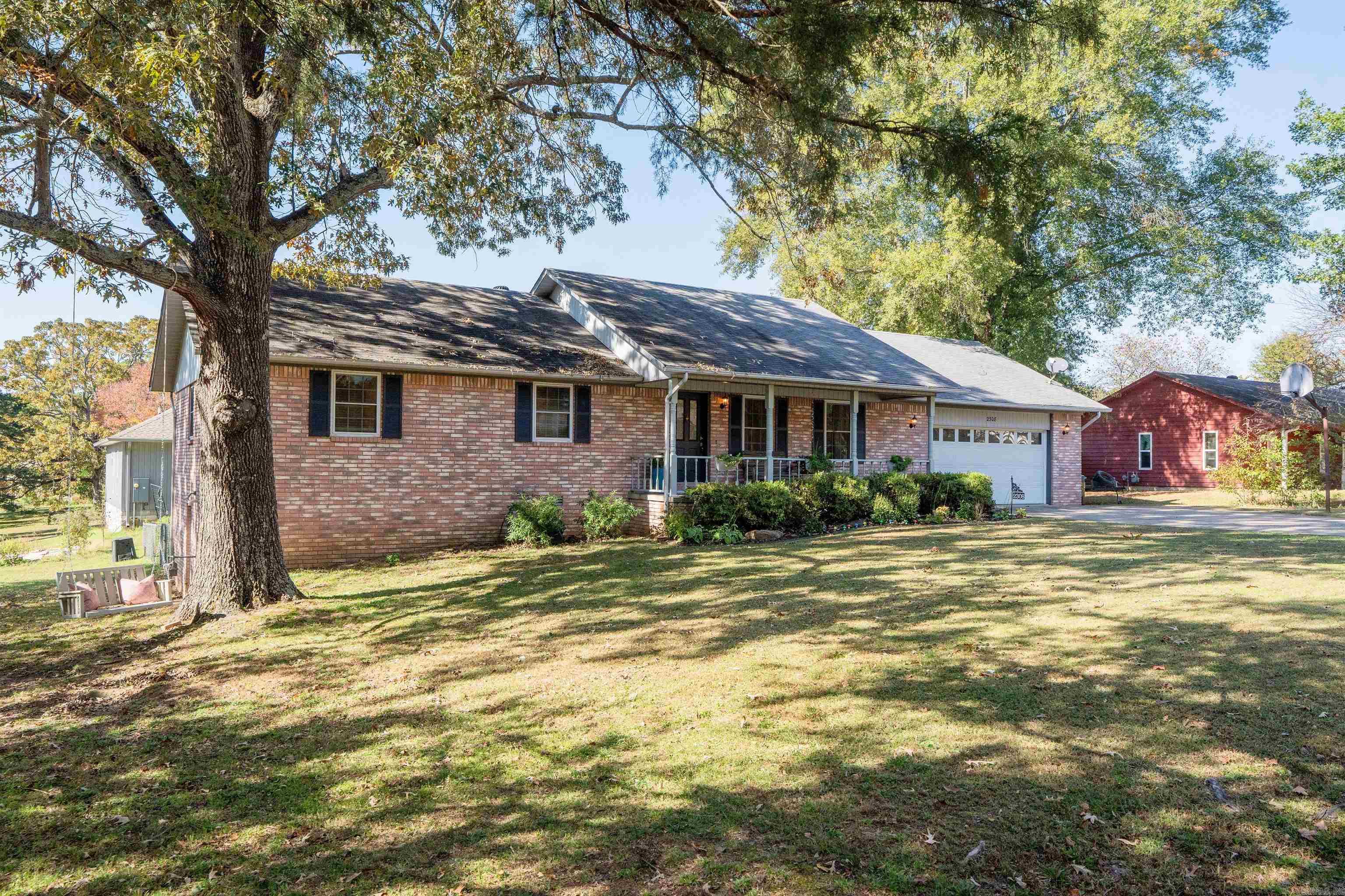 CRESTWOOD - Residential