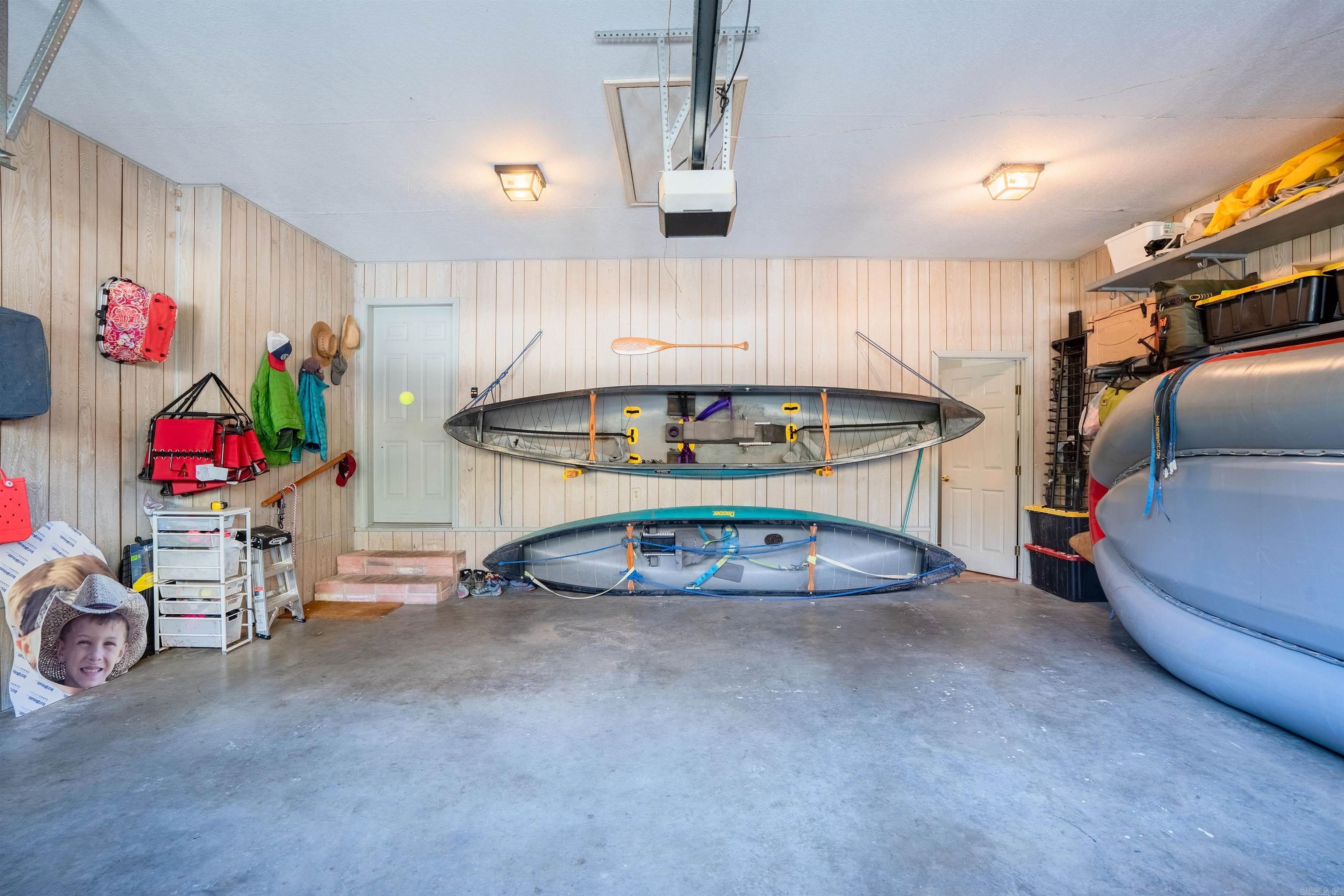 CRESTWOOD - Residential