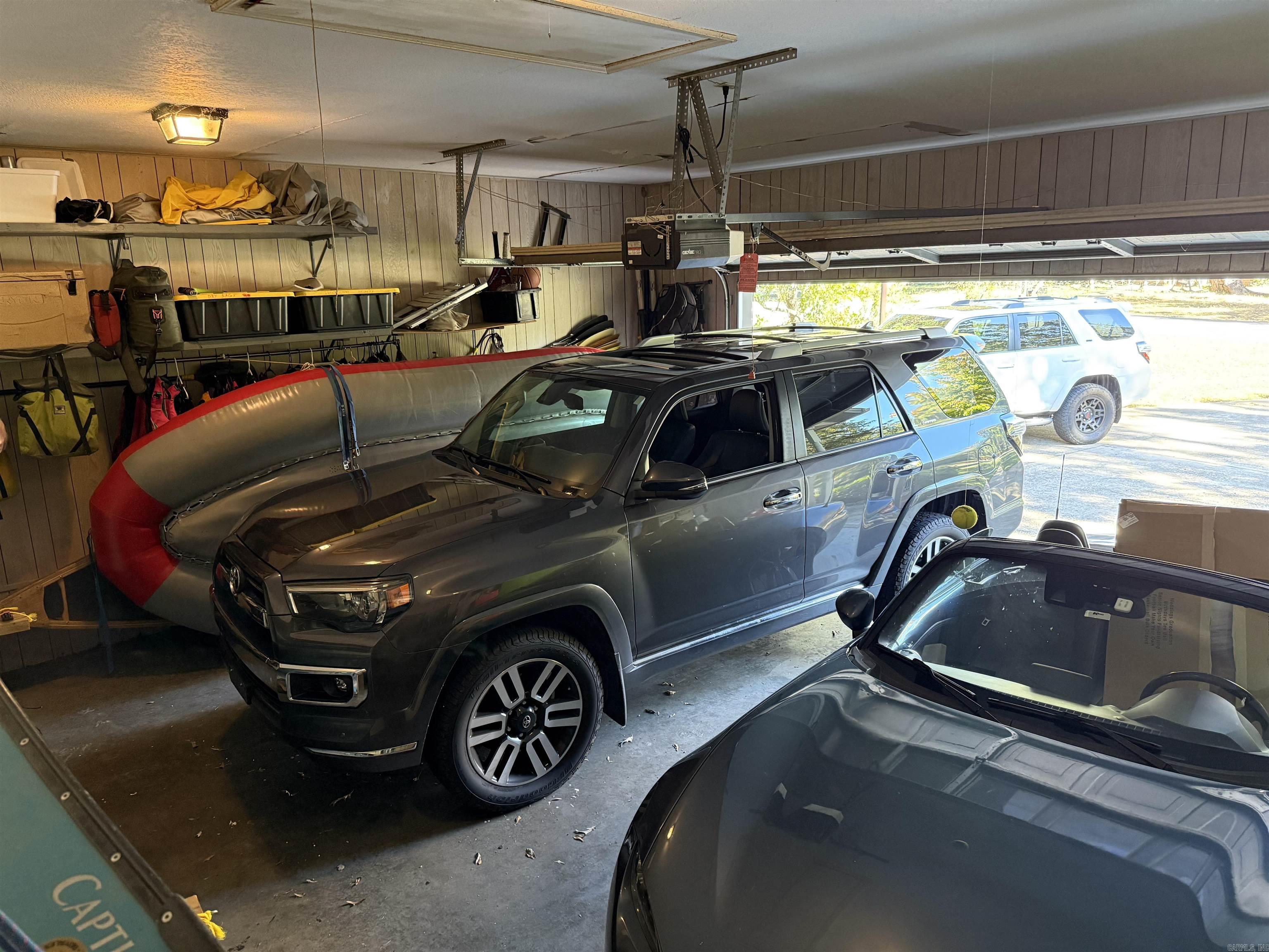 CRESTWOOD - Residential