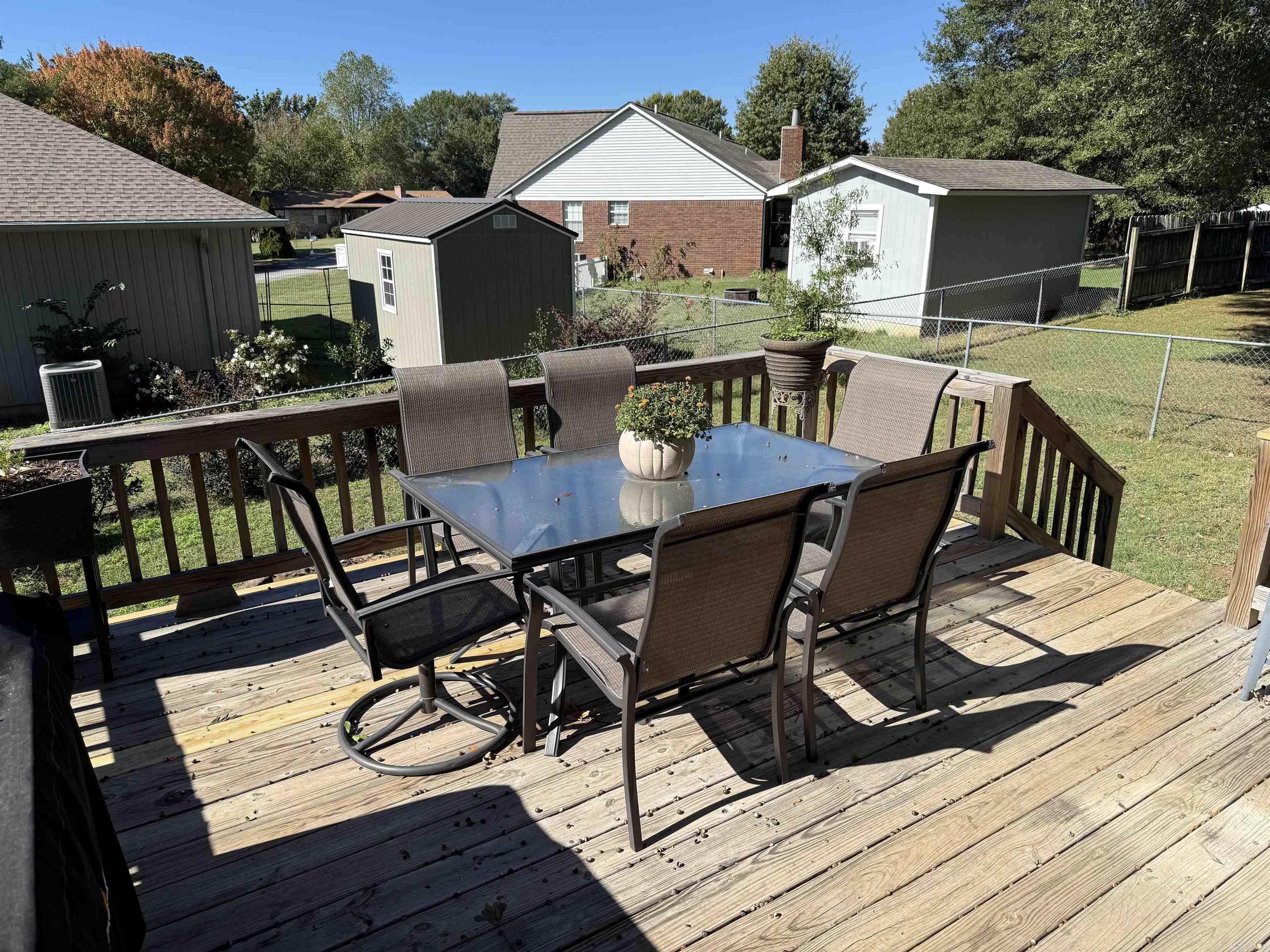 CRESTWOOD - Residential