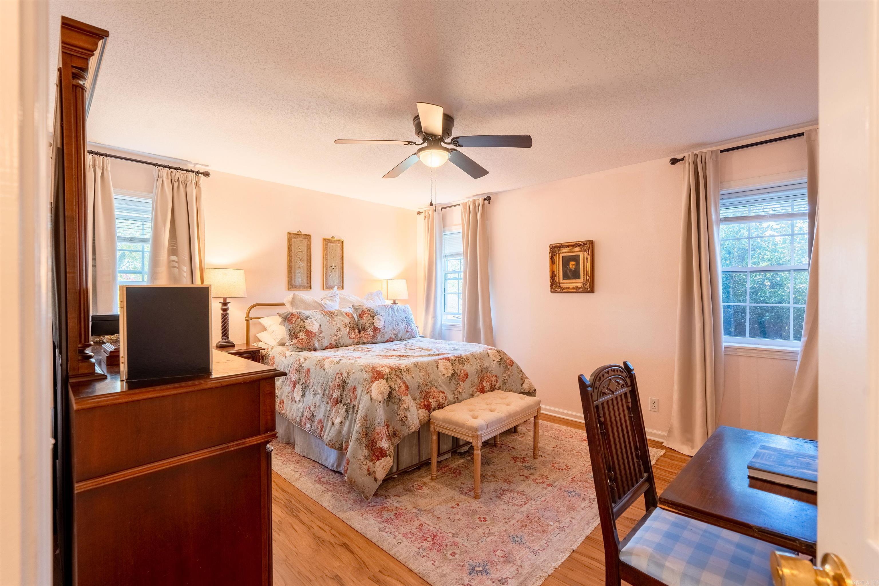 CRESTWOOD - Residential