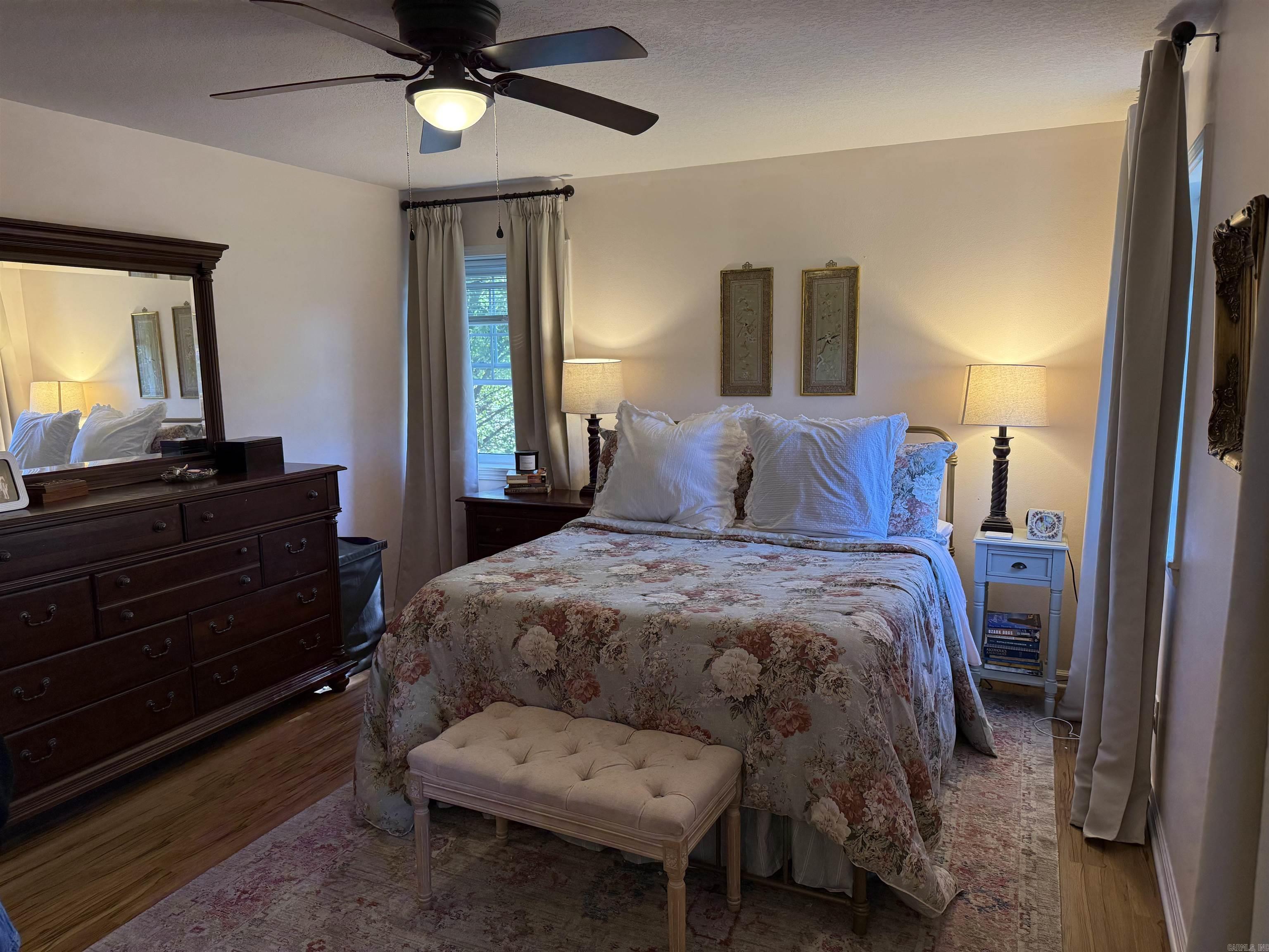 CRESTWOOD - Residential