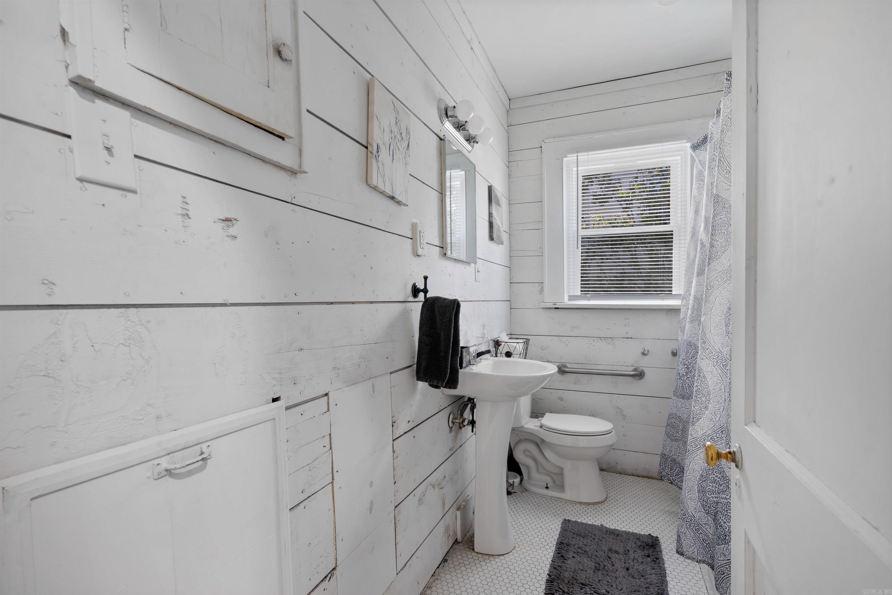 BLACKS SUB - Residential