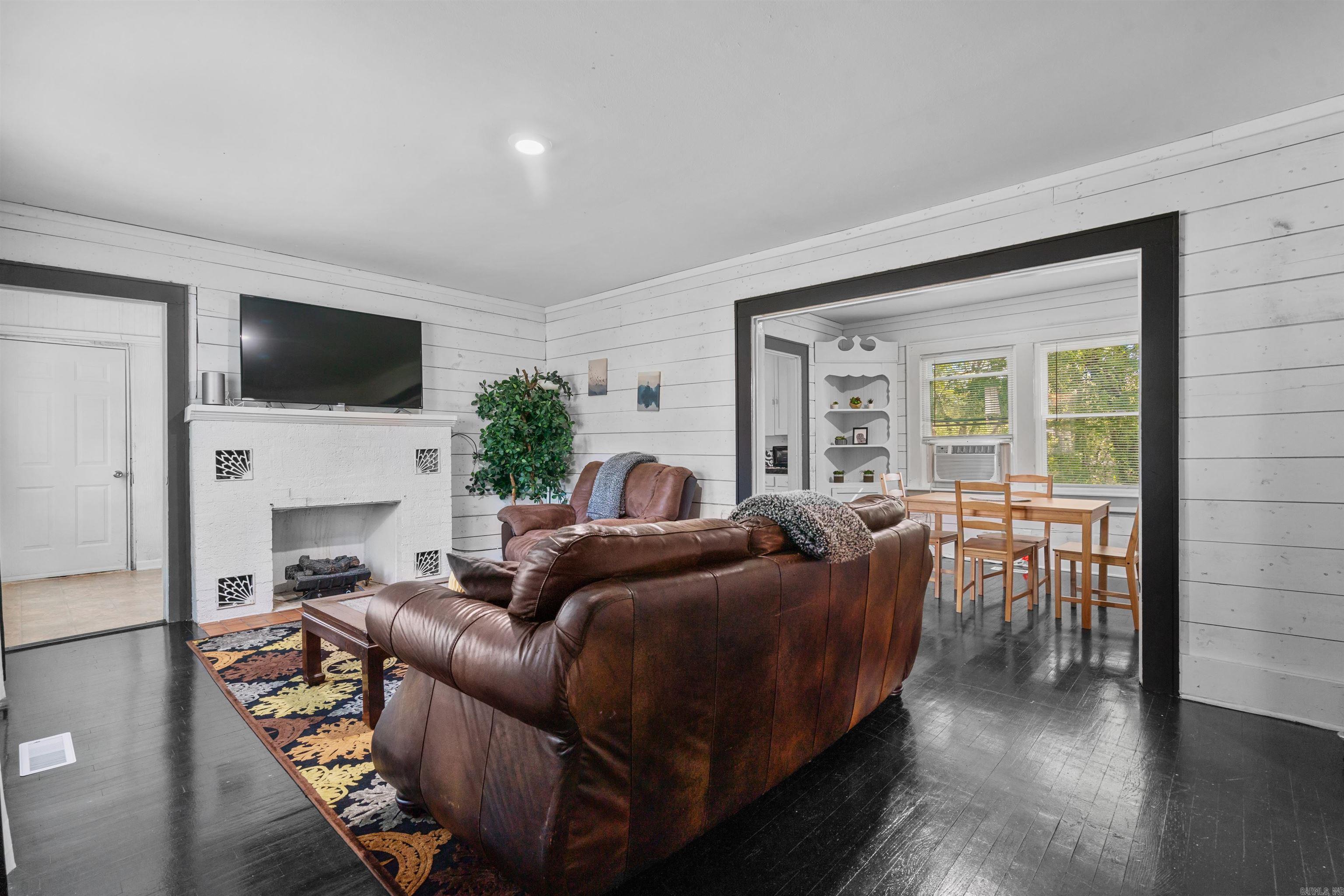 BLACKS SUB - Residential