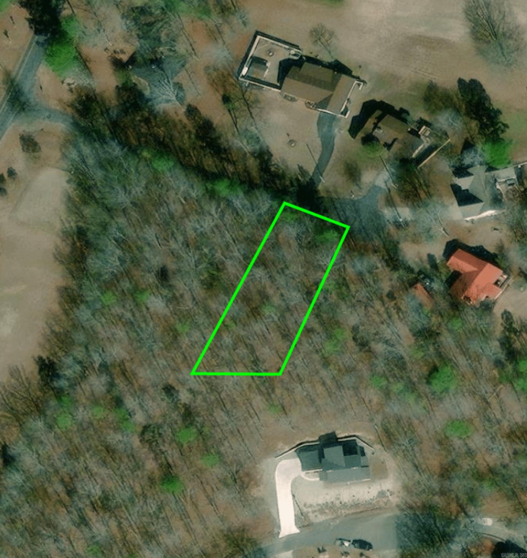 Great buildable lot in beautiful Diamondhead community. Enjoy an 18 Hole PGA sanctioned golf course, clubhouse with restaurant, banquet room, workout facility, Olympic size swimming pool, and tennis/pickleball courts. Within walking distance to all of the amenities! Don't miss this great lot that is prices to sell!