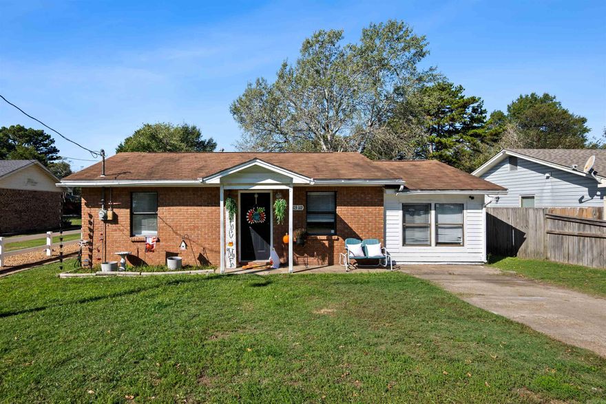 Charming remodeled 3-bedroom, 1-bath home—perfect as a first home or investment! Enjoy a fresh, updated interior with a functional layout, bright living spaces, and modern touches throughout. The huge backyard is ideal for entertaining, gardening, or relaxing, and the 10x16 barn-style shed provides extra storage or workshop space. Full of potential and ready for its next chapter—call me today before it’s gone!