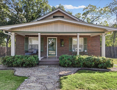 Photo of 321 Alpine Street, Hot Springs, AR 71913 (MLS # 26042579)