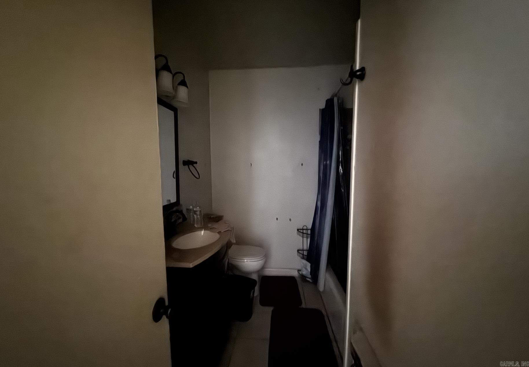 CHESTERFIELD SQUARE - Residential