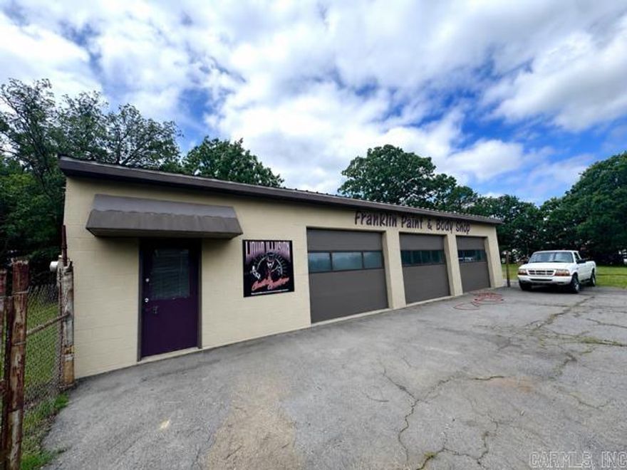 3 Bay Auto shop plus office space. Lot of room to expand, foryour business needs.  Perfect for an Auto Shop, Car Lot, Detailing Shop, or convert to whatever you need!