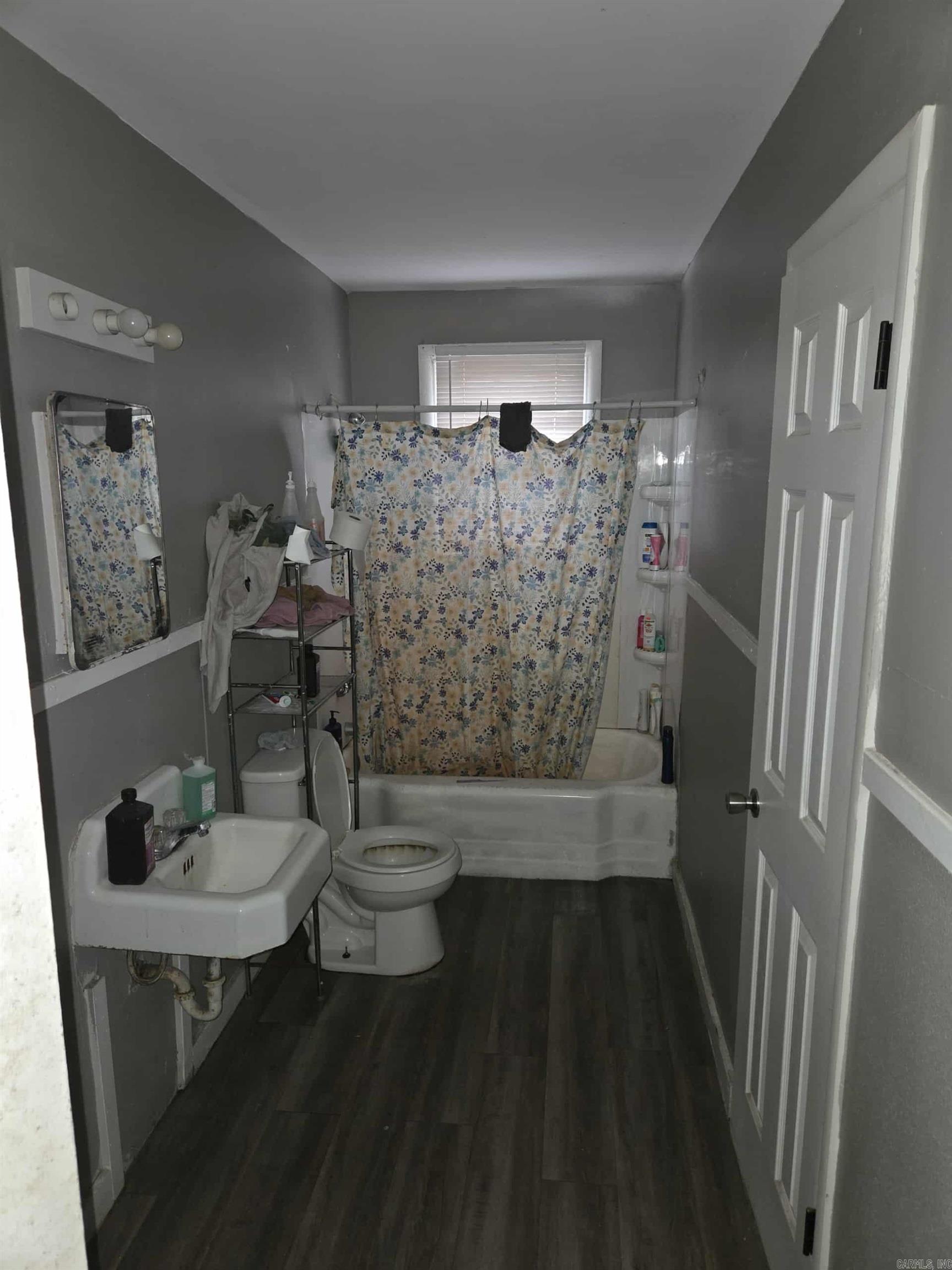 SHADY GROVE - Residential