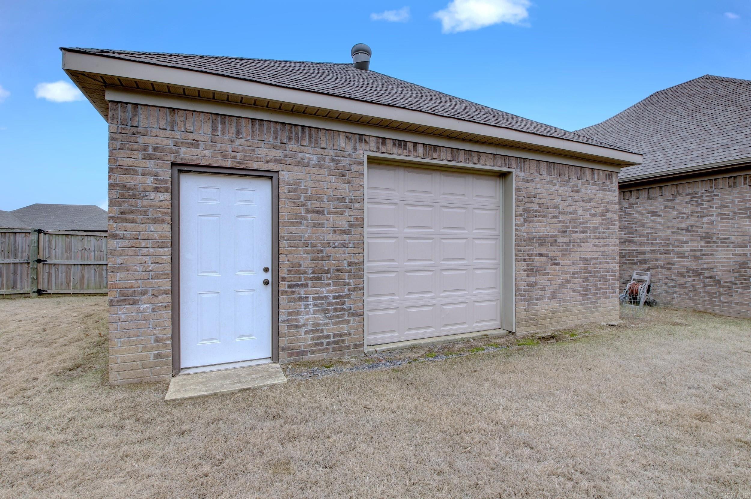 SHADOW CREEK - Residential