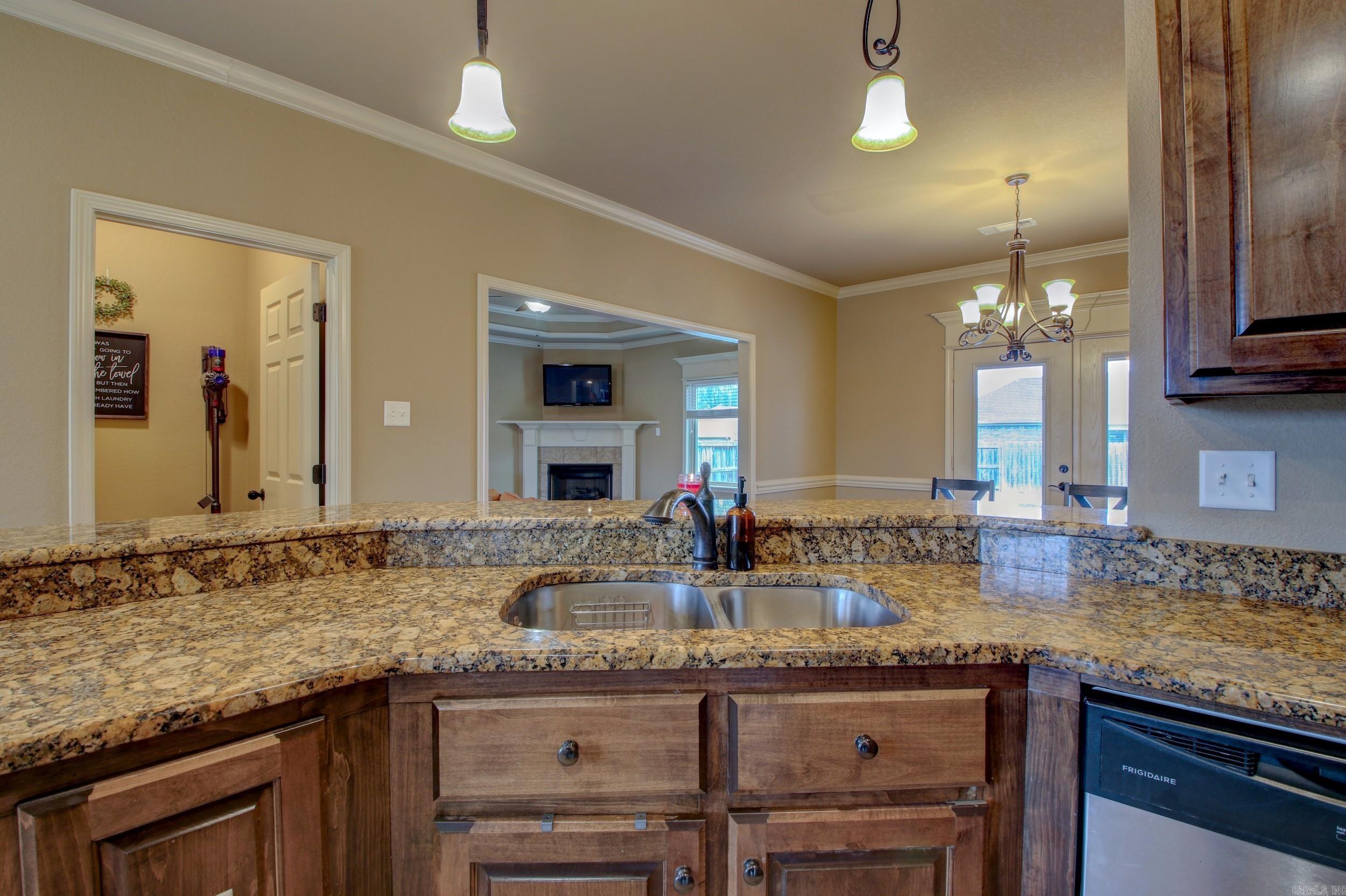 SHADOW CREEK - Residential