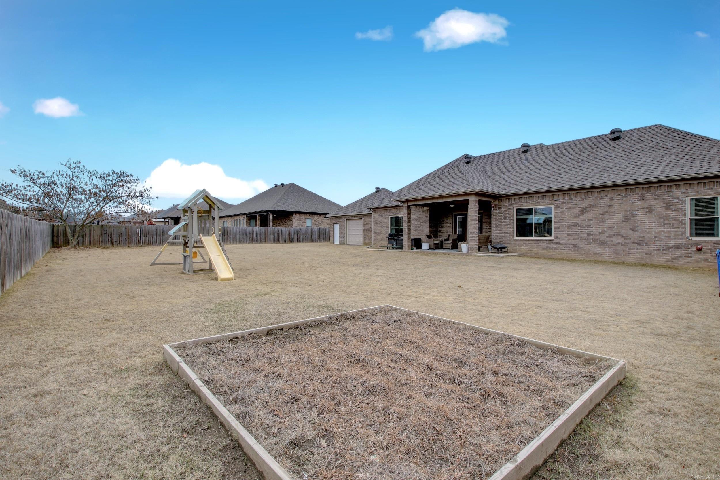 SHADOW CREEK - Residential