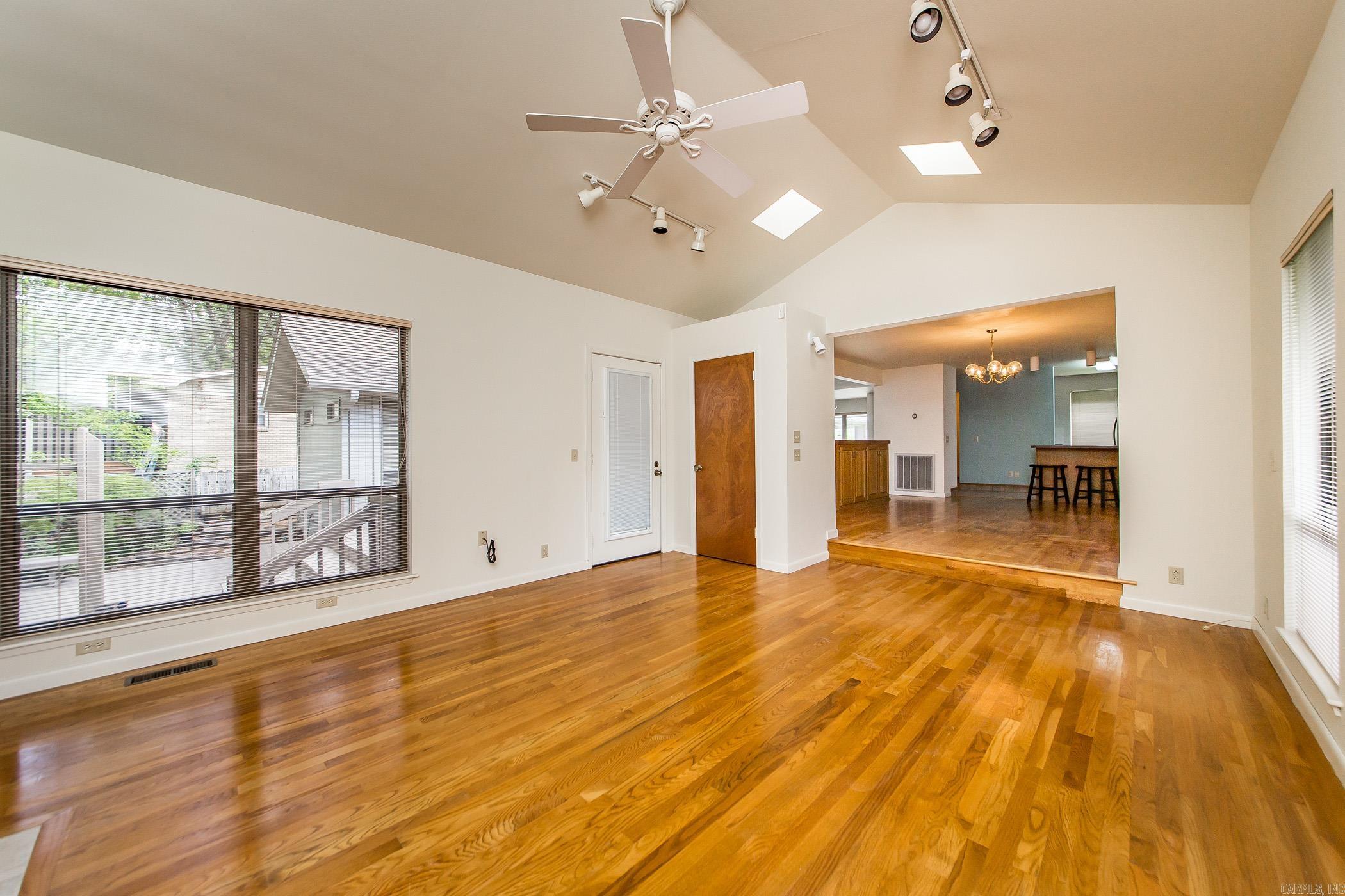 NAPLE HEIGHTS - Residential