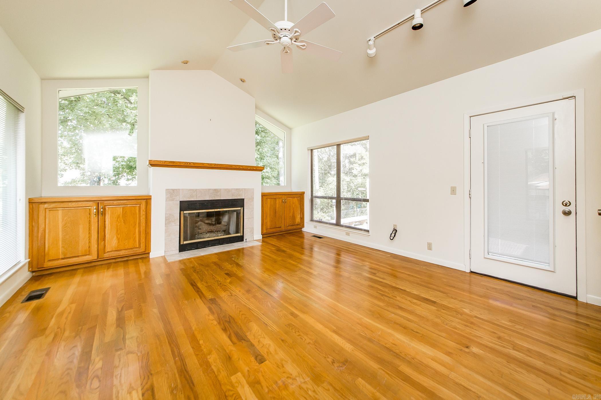 NAPLE HEIGHTS - Residential