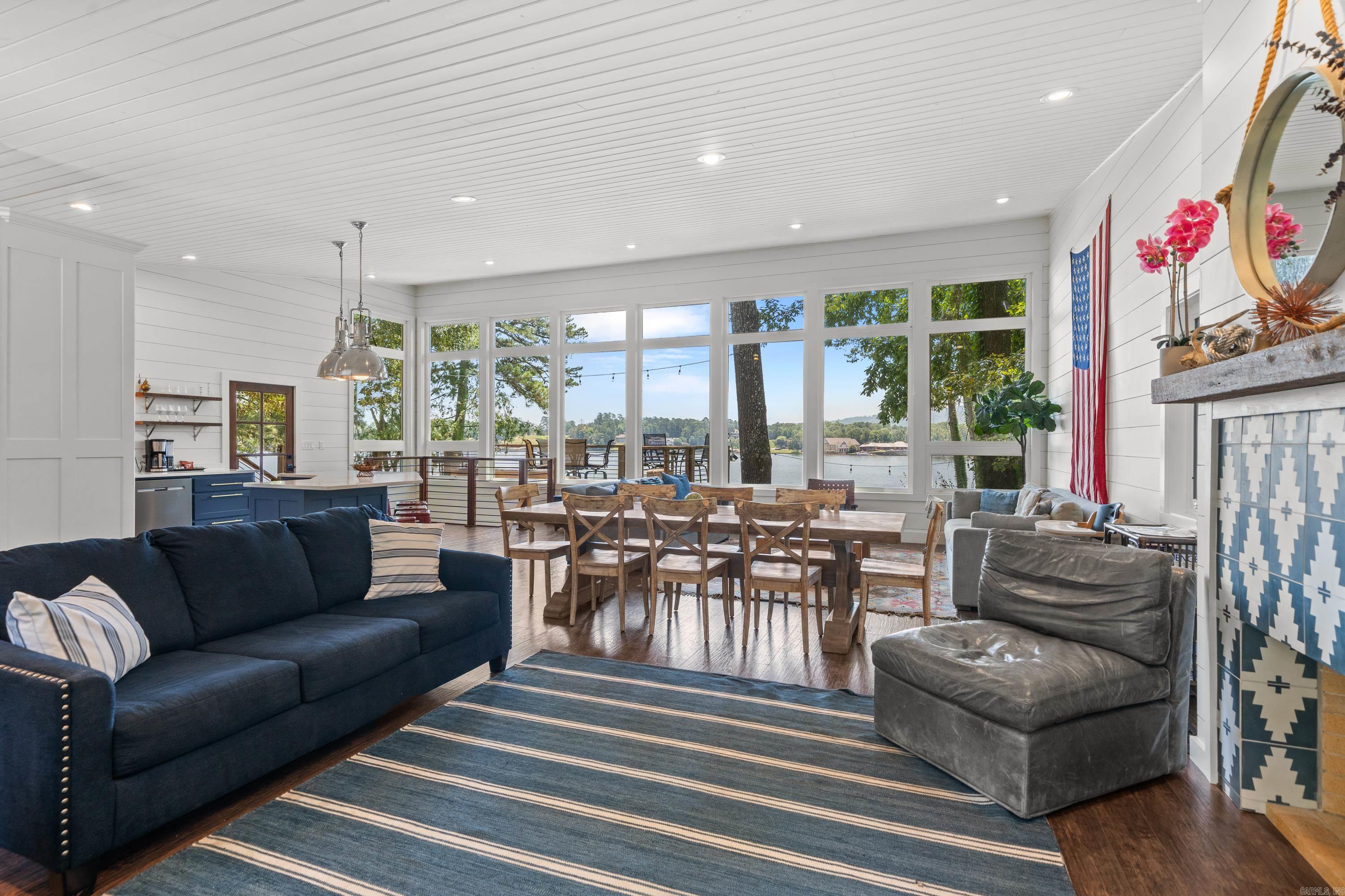 Lake View - Residential