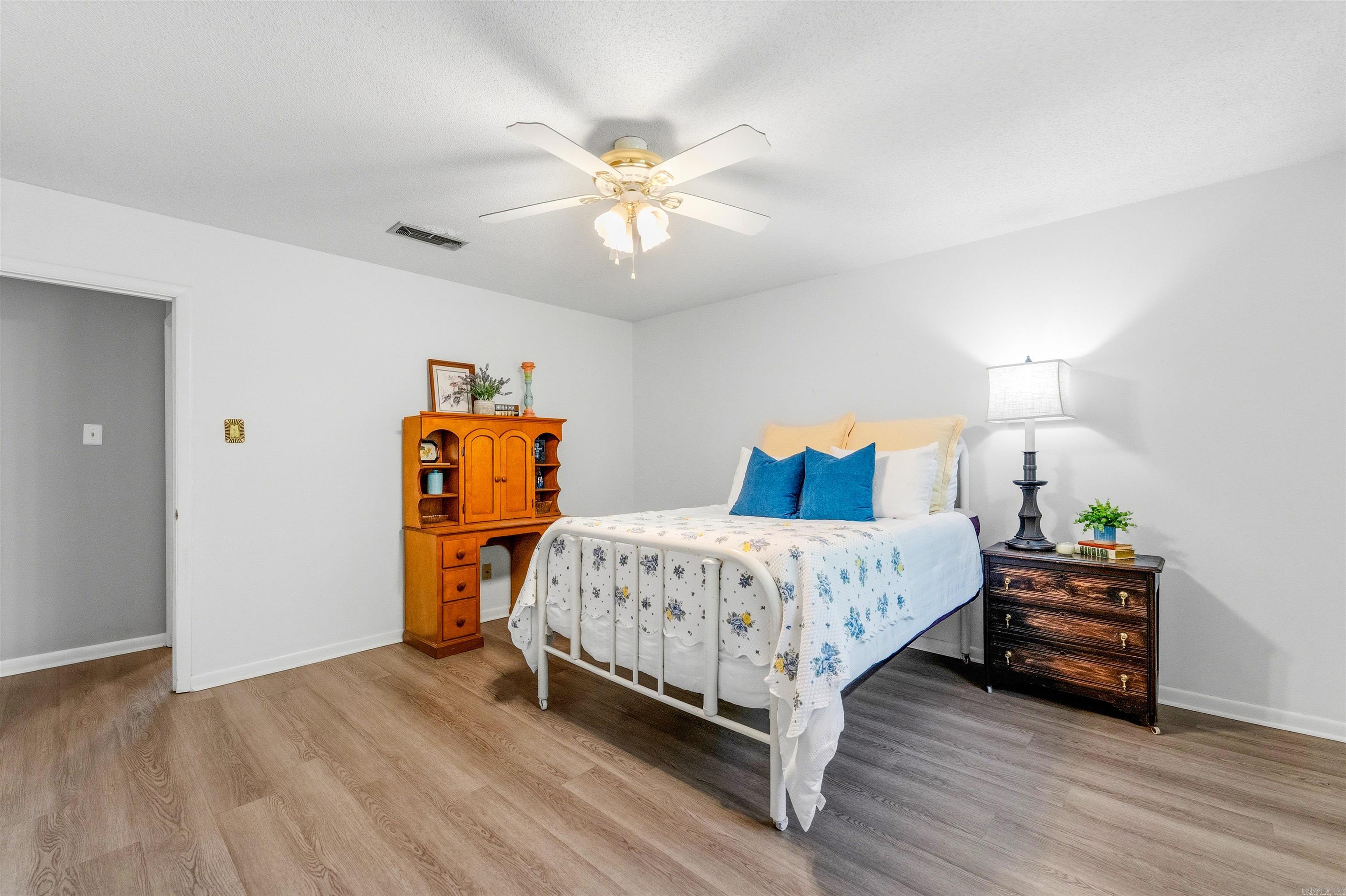 INDIAN HILLS - Residential