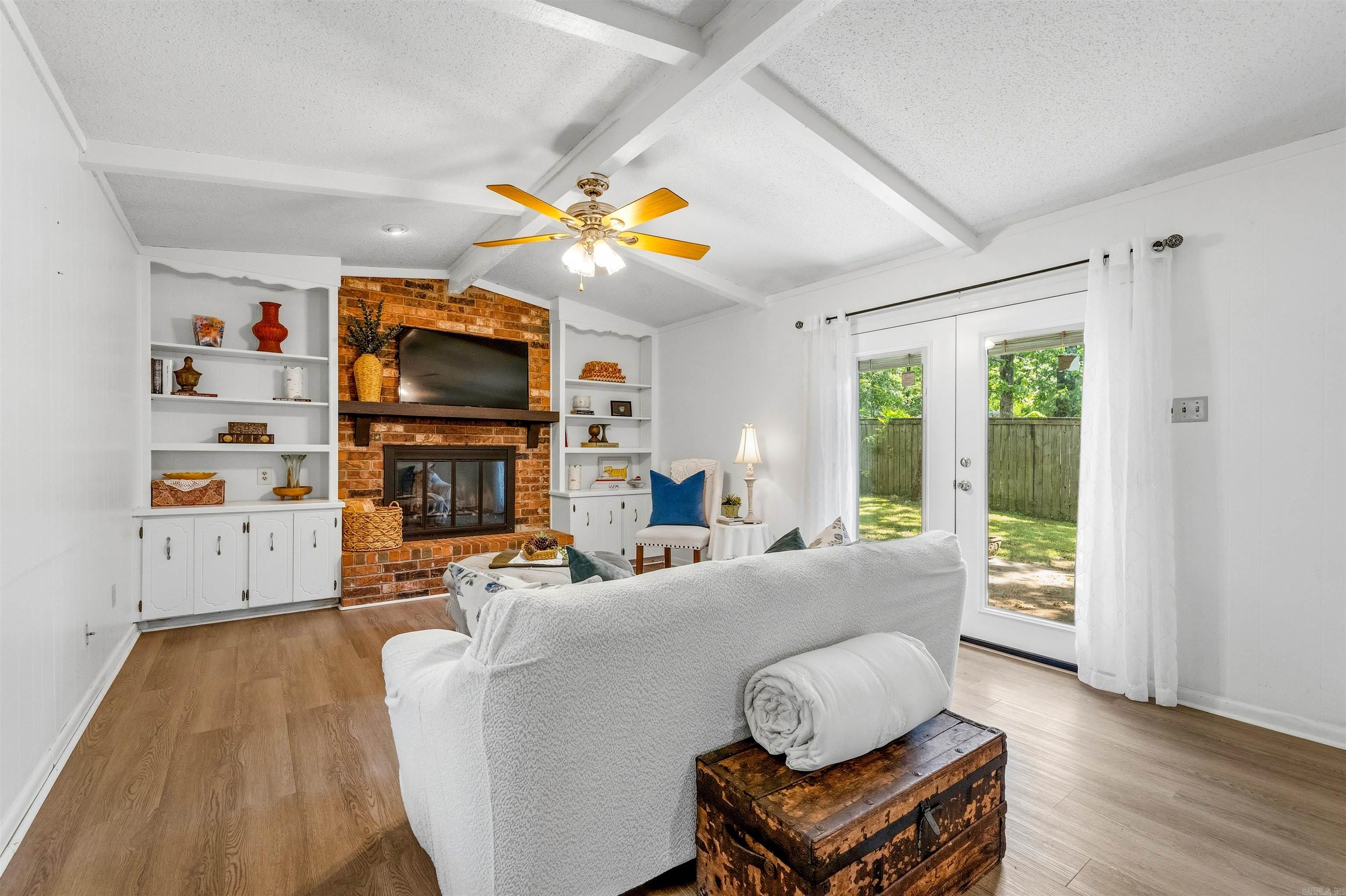 INDIAN HILLS - Residential