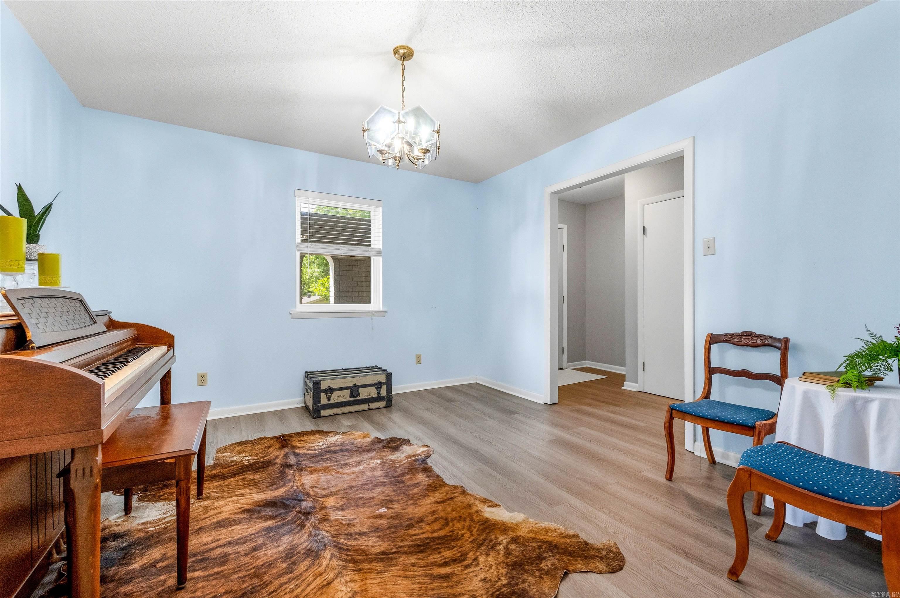 INDIAN HILLS - Residential