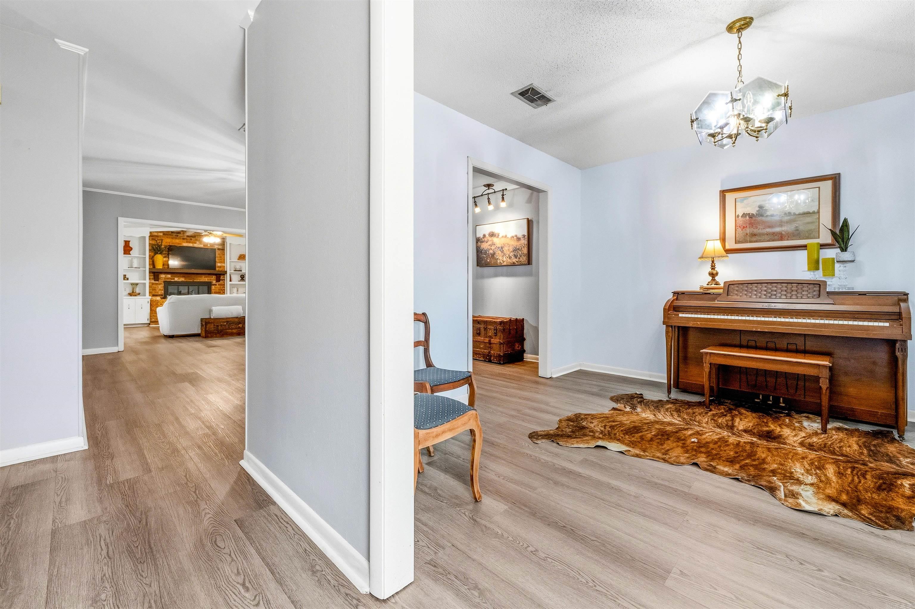 INDIAN HILLS - Residential