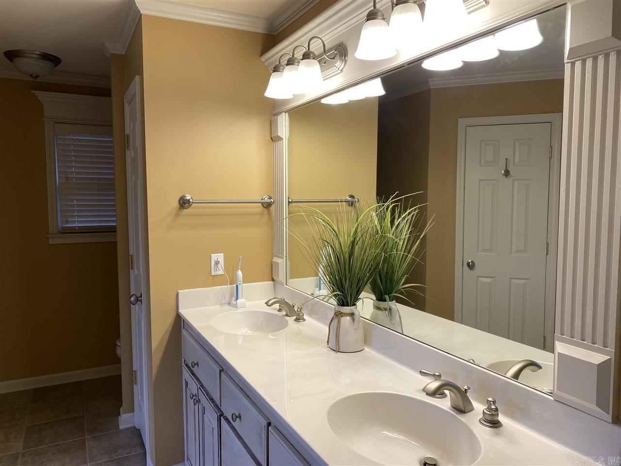 COUNTRY CLUB OF ARK THE - Residential