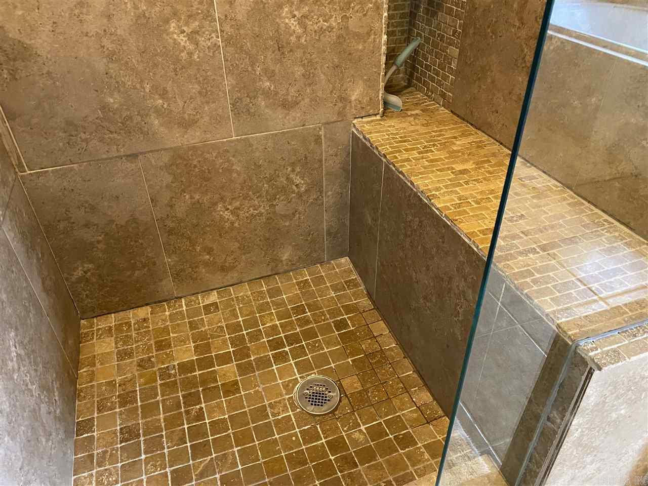 COUNTRY CLUB OF ARK THE - Residential