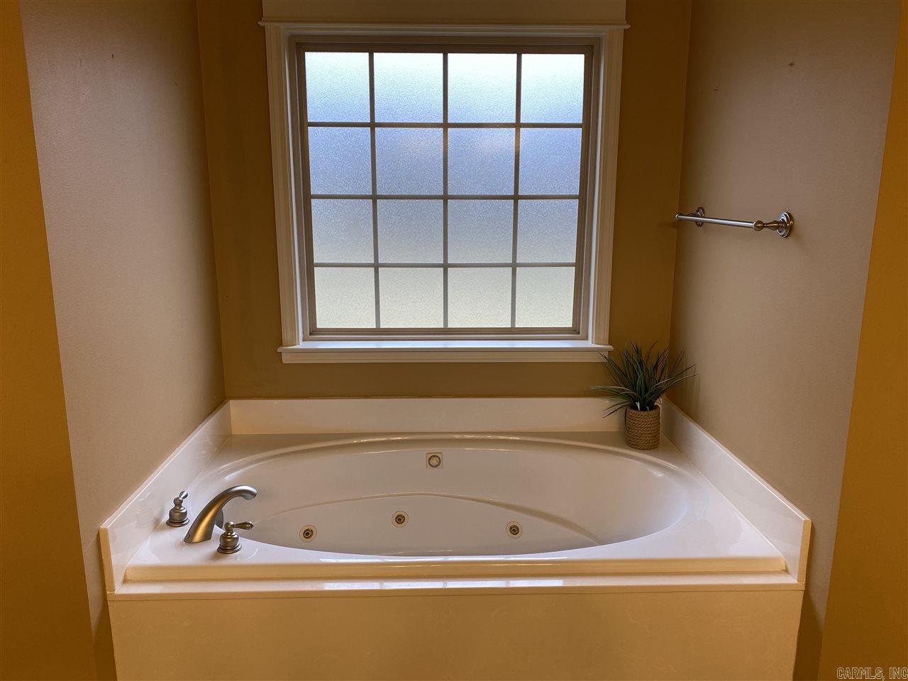 COUNTRY CLUB OF ARK THE - Residential