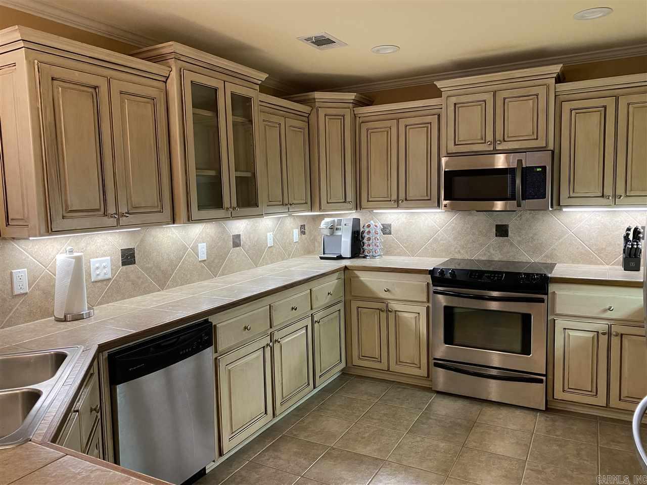 COUNTRY CLUB OF ARK THE - Residential